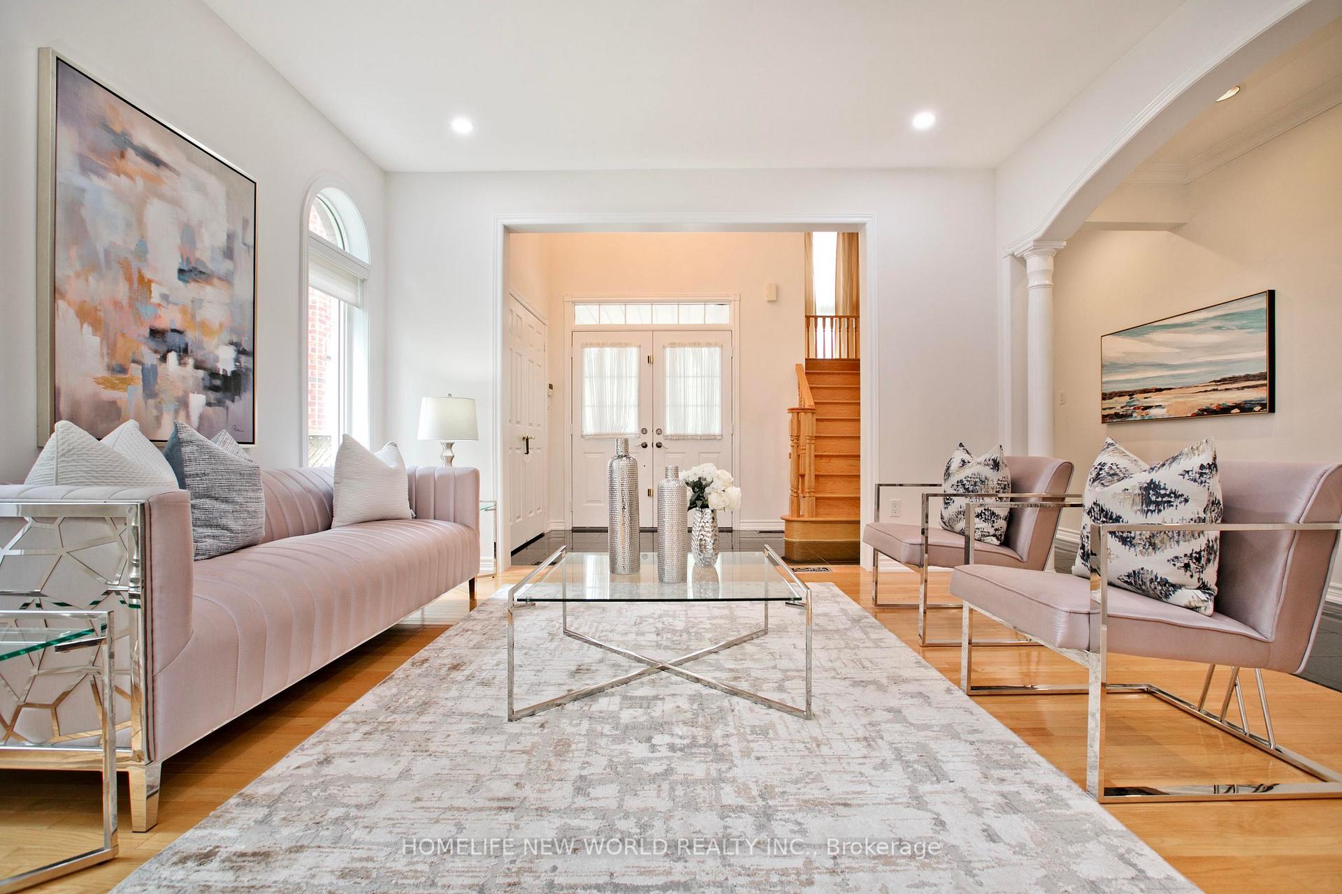 Photo 5 of 39 Green Meadows Circle, North York, Don Valley Village — HOMEH