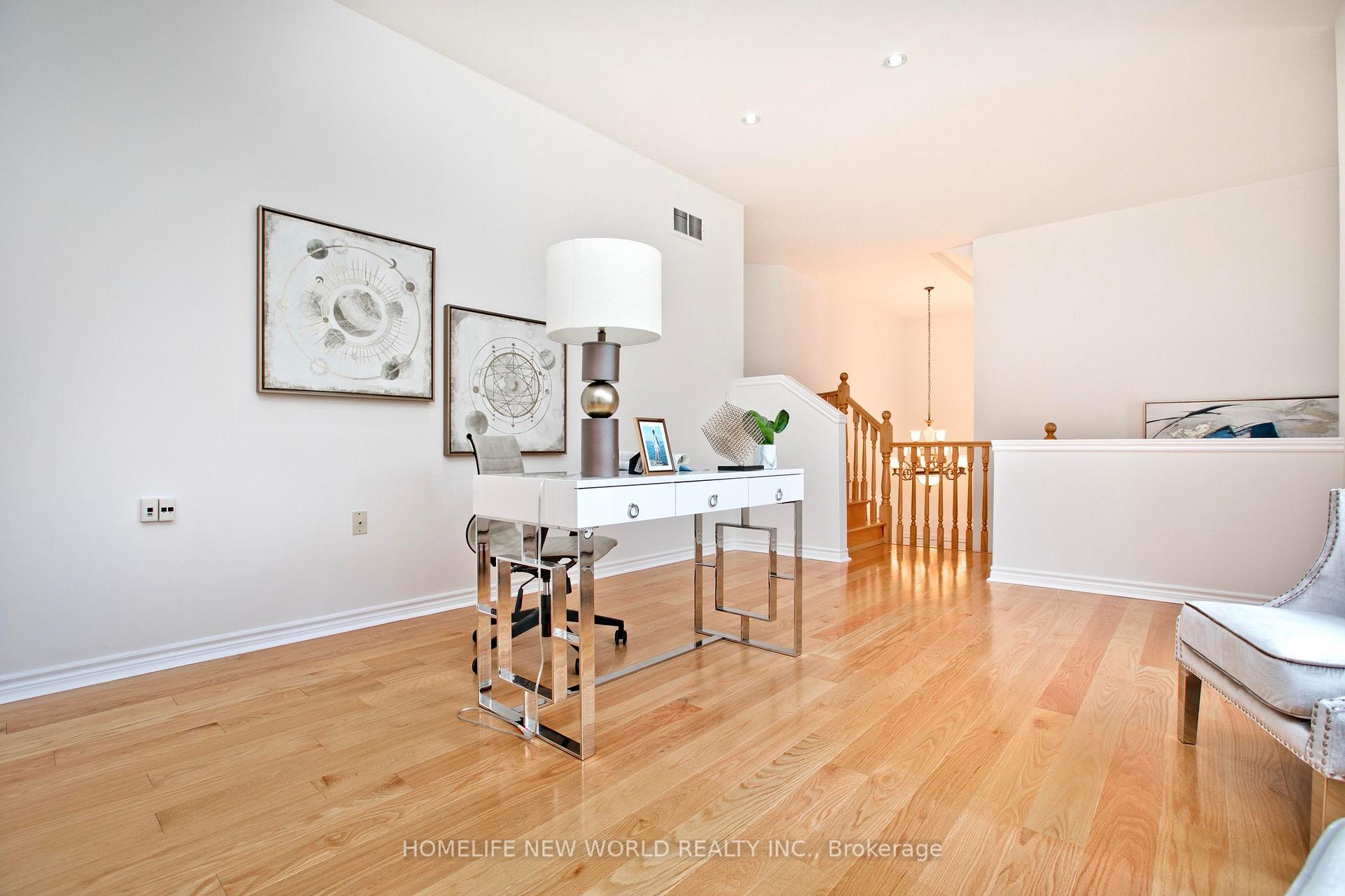 Photo 10 of 39 Green Meadows Circle, North York, Don Valley Village — HOMEH