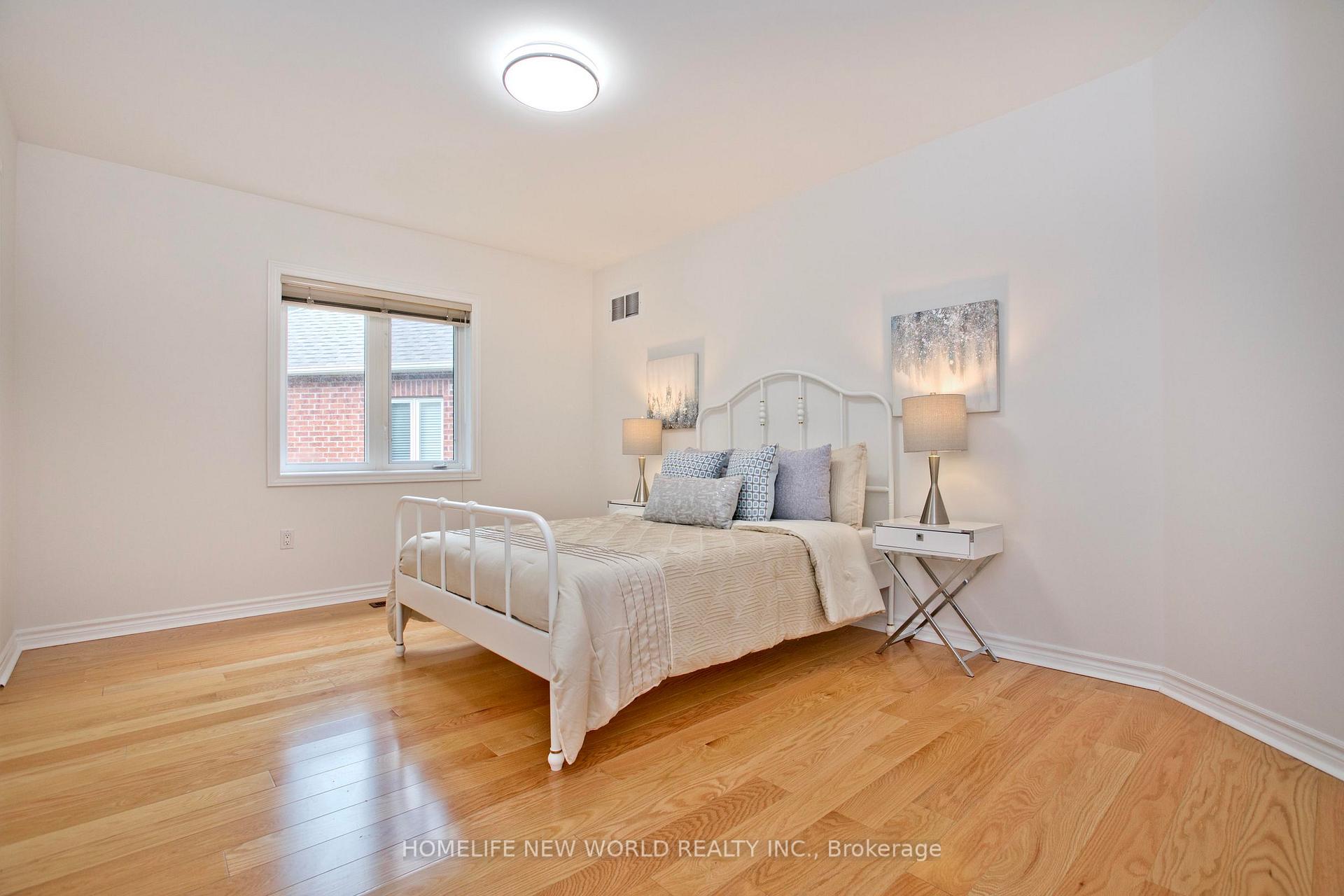 Photo 13 of 39 Green Meadows Circle, North York, Don Valley Village — HOMEH