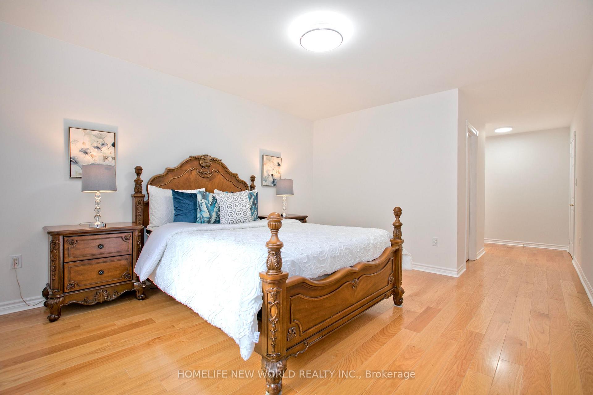 Photo 15 of 39 Green Meadows Circle, North York, Don Valley Village — HOMEH