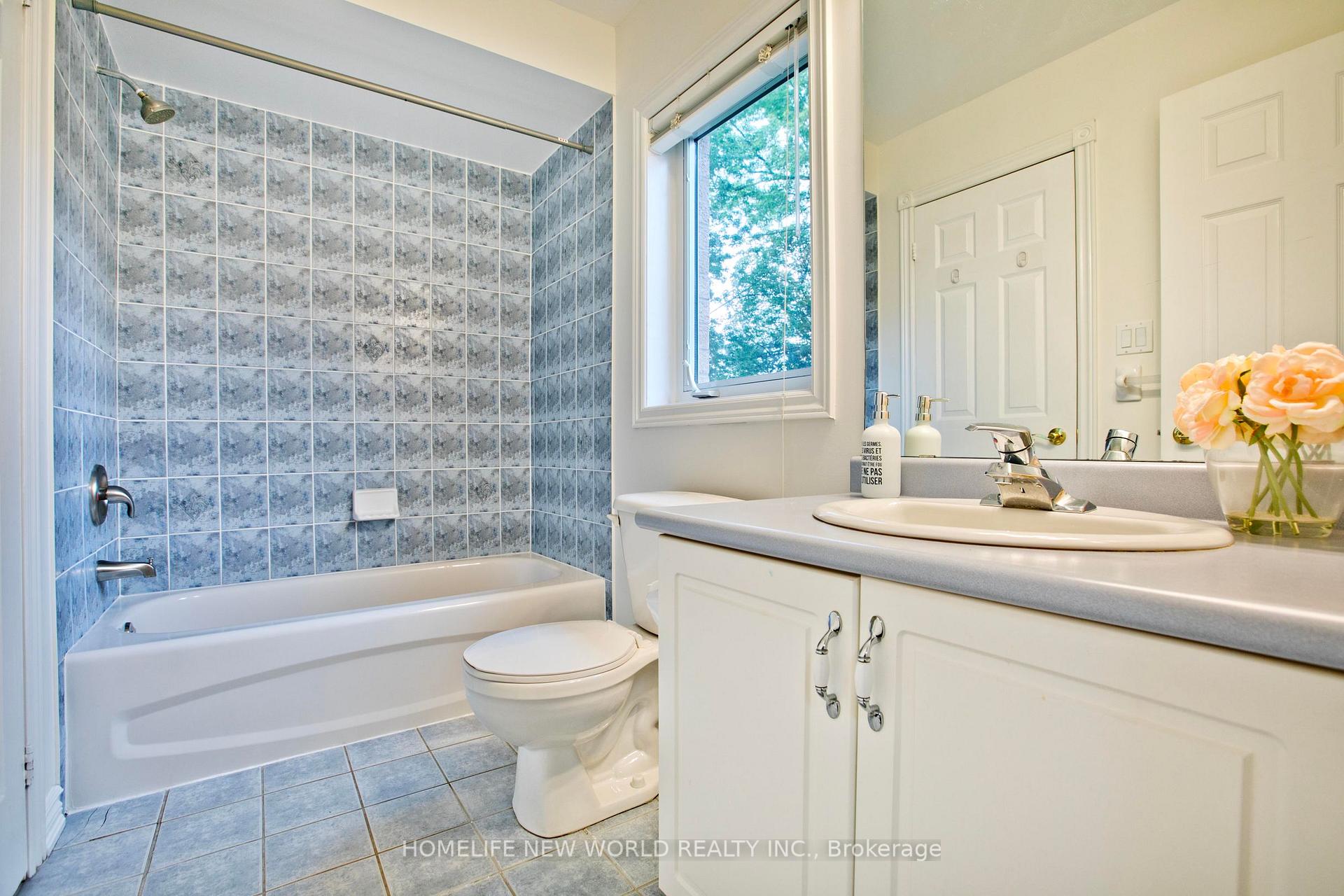 Photo 16 of 39 Green Meadows Circle, North York, Don Valley Village — HOMEH