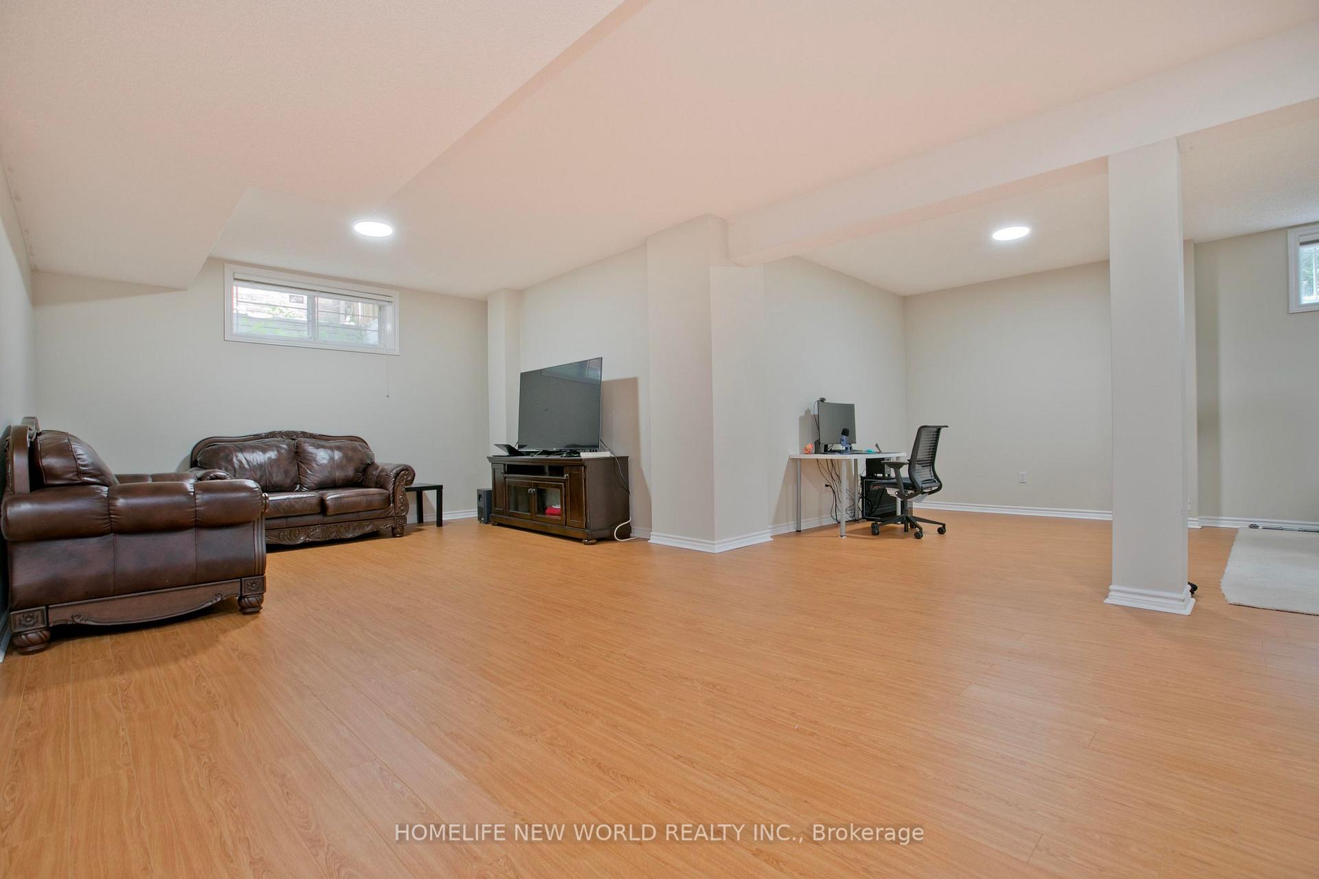 Photo 18 of 39 Green Meadows Circle, North York, Don Valley Village — HOMEH