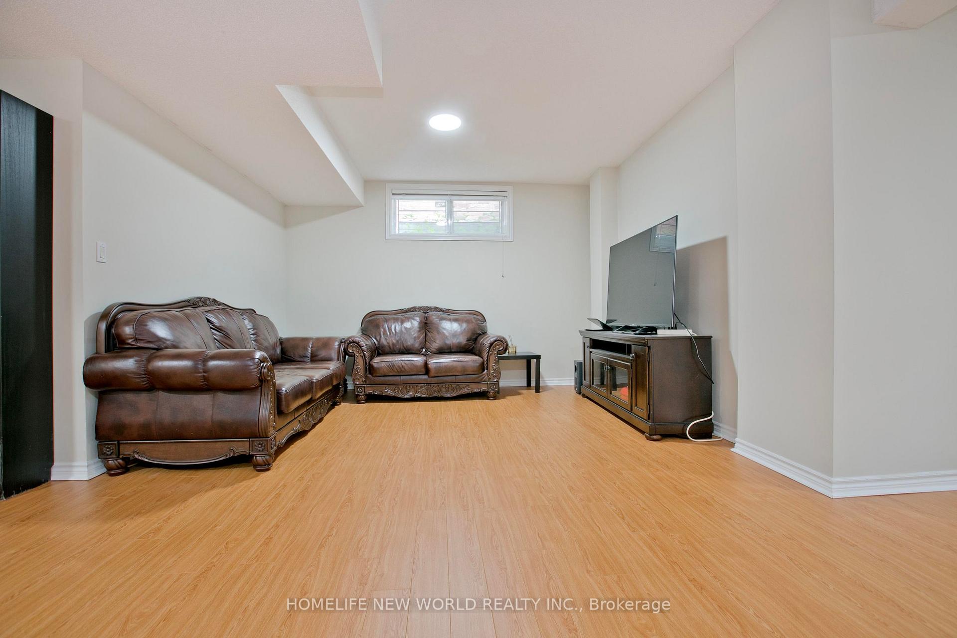 Photo 19 of 39 Green Meadows Circle, North York, Don Valley Village — HOMEH