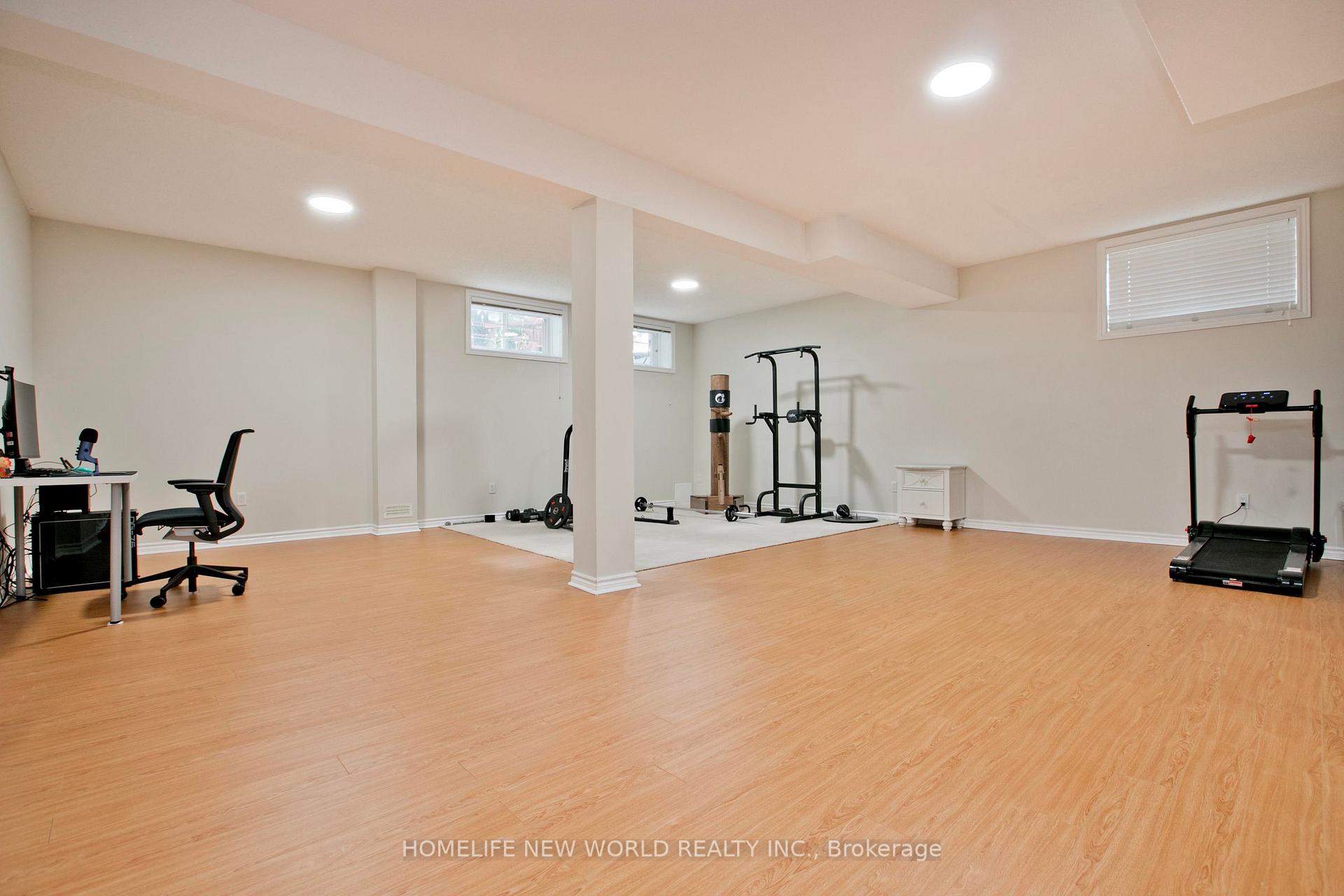 Photo 20 of 39 Green Meadows Circle, North York, Don Valley Village — HOMEH