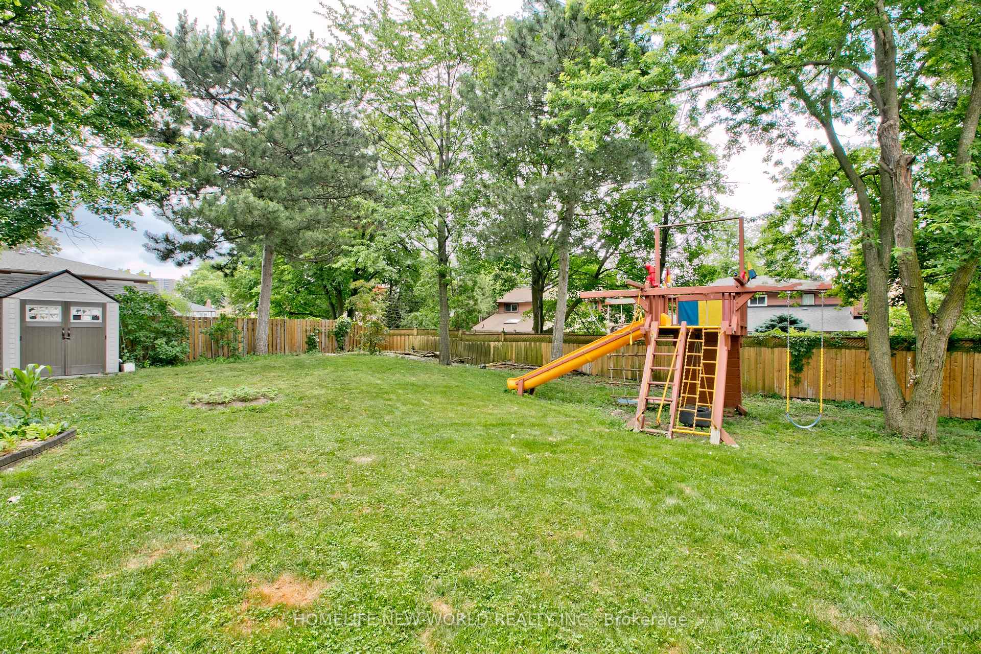 Photo 26 of 39 Green Meadows Circle, North York, Don Valley Village — HOMEH