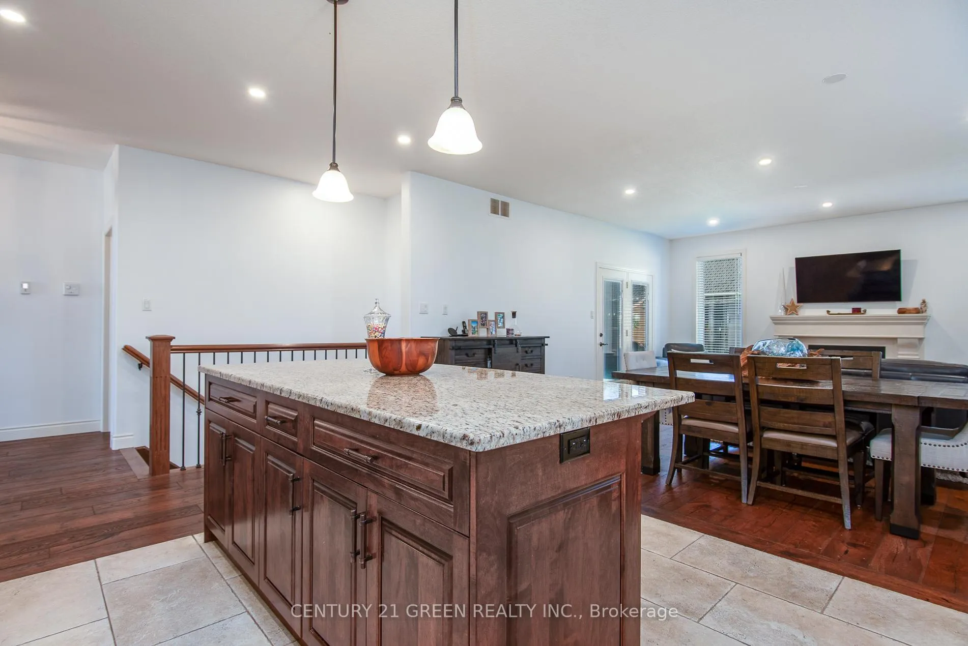 Photo 16 of 39 Gerber Meadows Drive, Wellesley — HOMEH