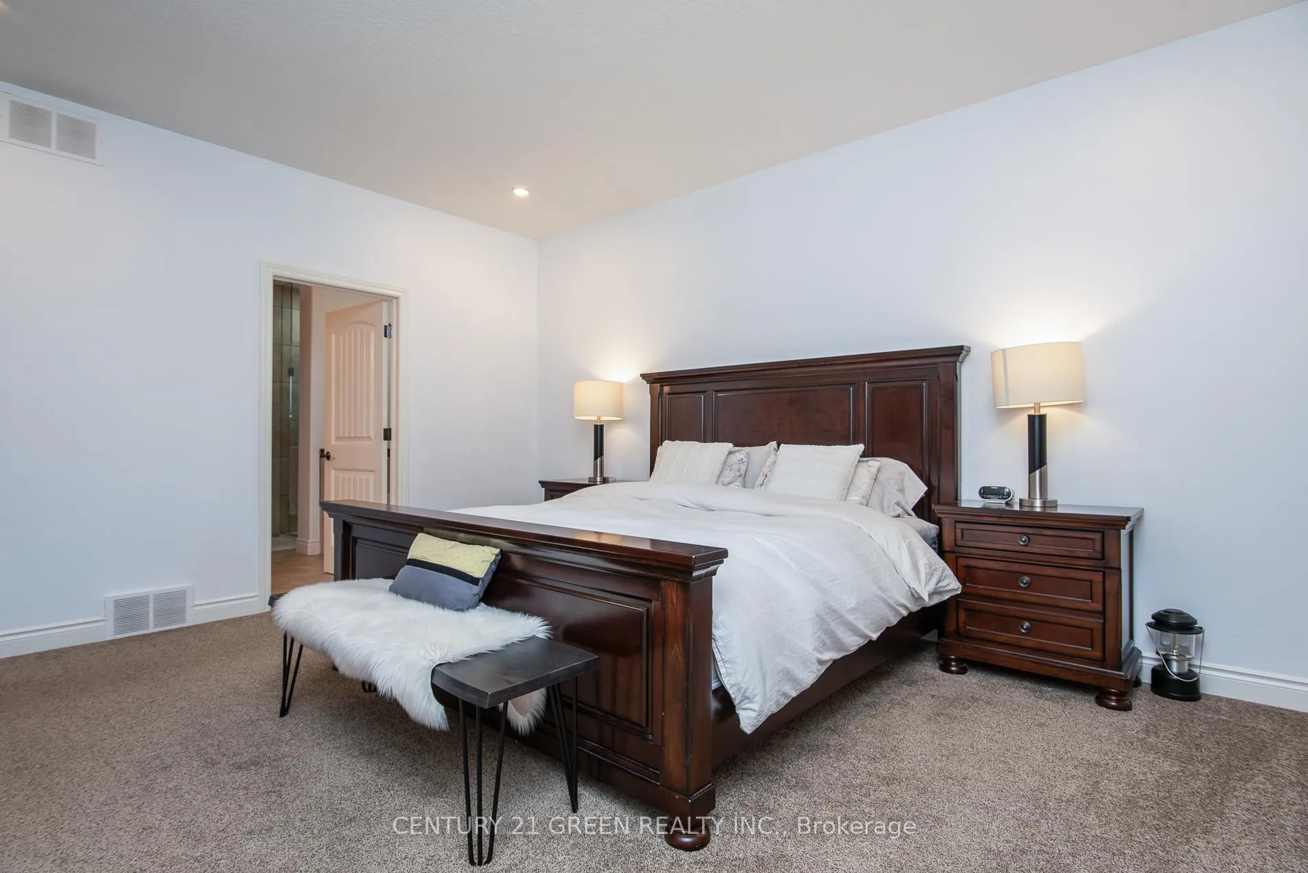 Photo 19 of 39 Gerber Meadows Drive, Wellesley — HOMEH