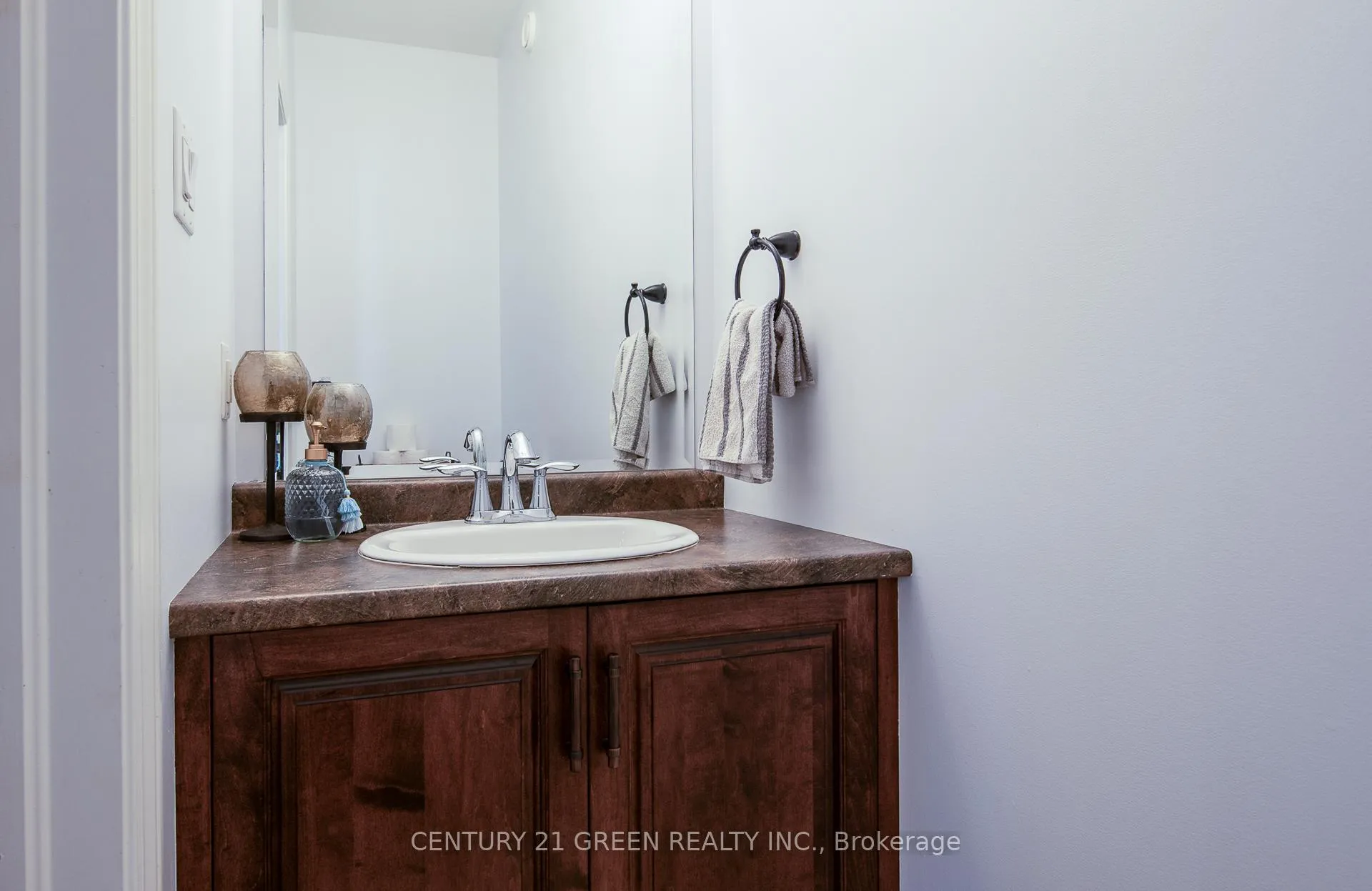 Photo 23 of 39 Gerber Meadows Drive, Wellesley — HOMEH