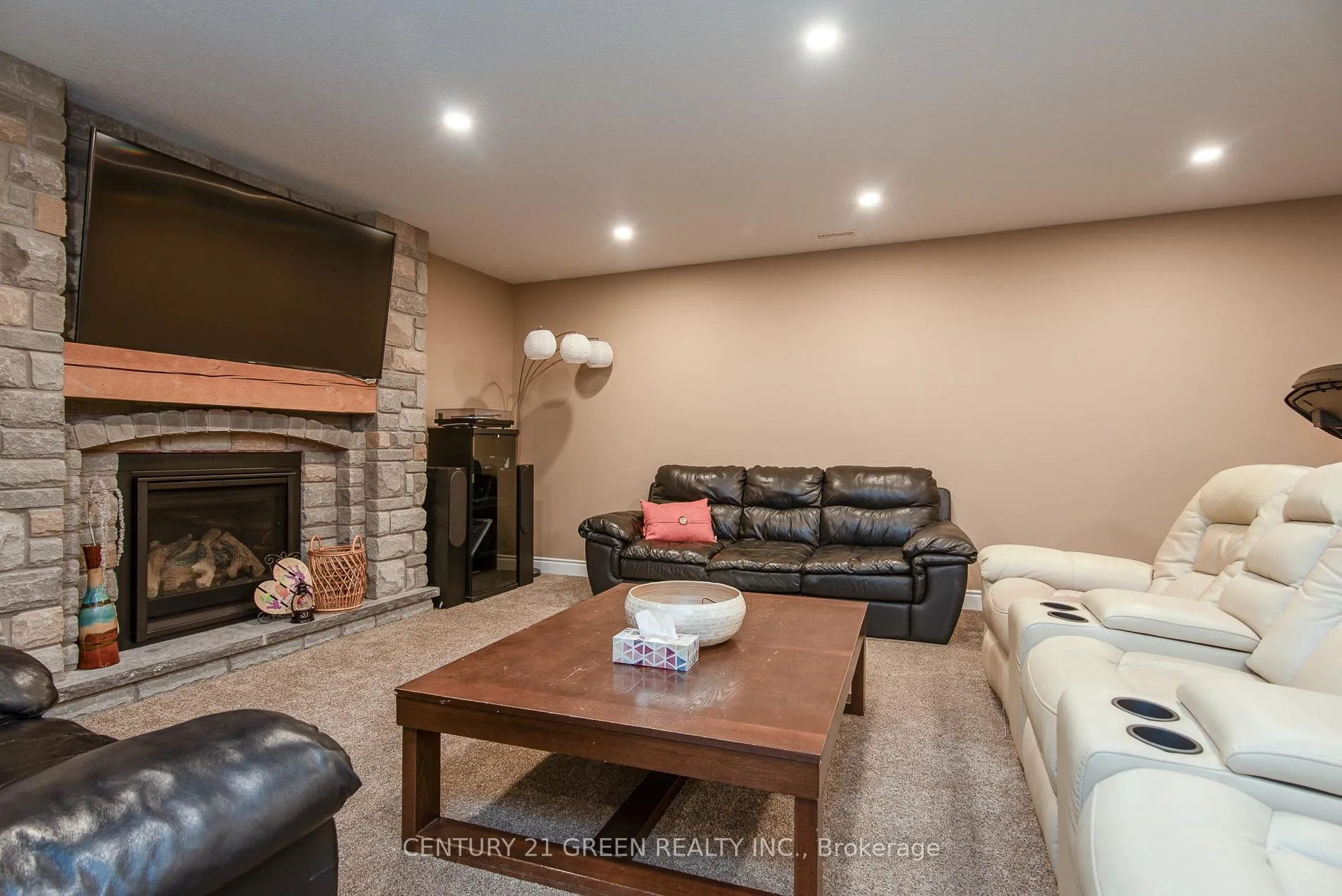 Photo 25 of 39 Gerber Meadows Drive, Wellesley — HOMEH