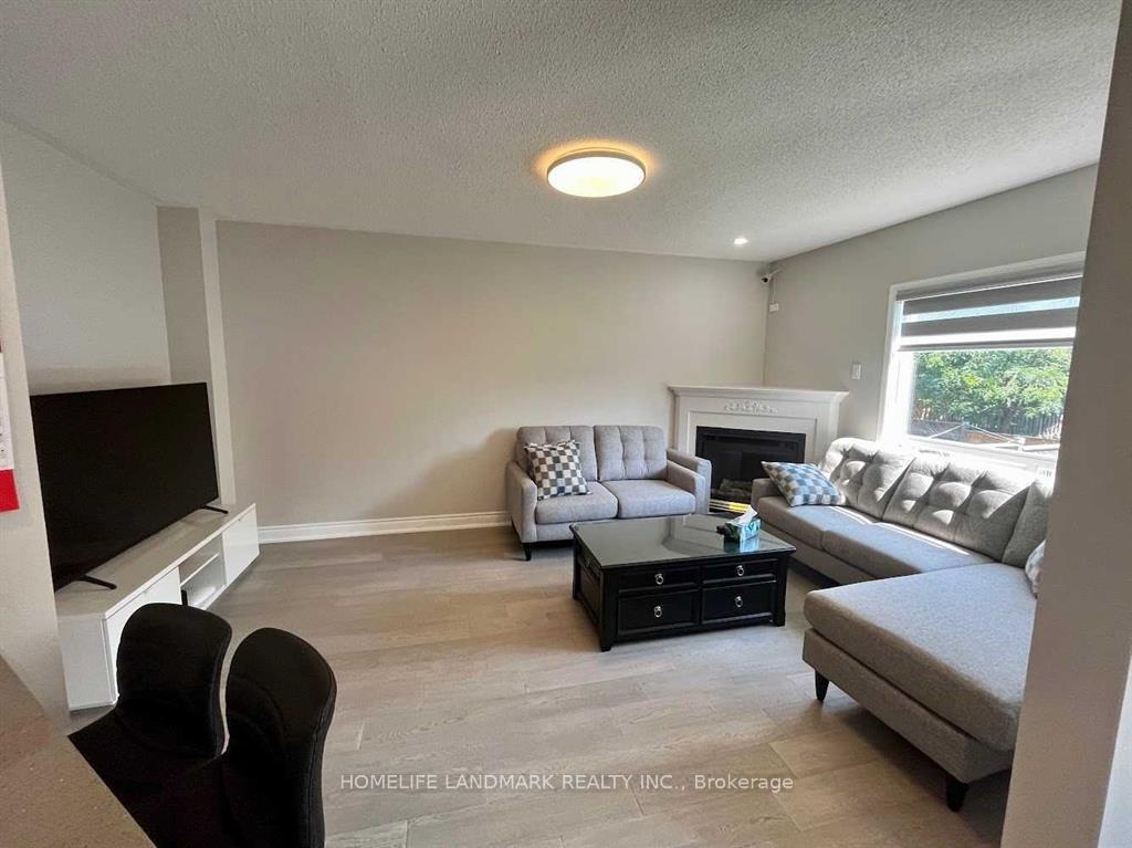 Photo 2 of Unit Upper, 545 Menczel Crescent, Newmarket, Summerhill Estates — HOMEH