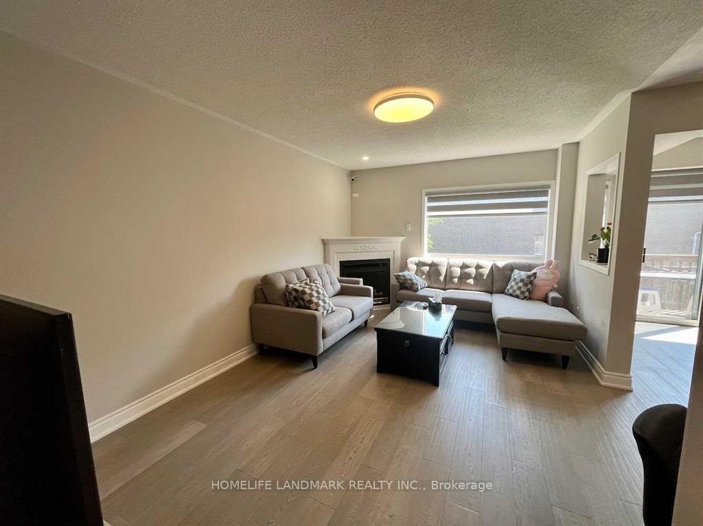 Photo 3 of Unit Upper, 545 Menczel Crescent, Newmarket, Summerhill Estates — HOMEH