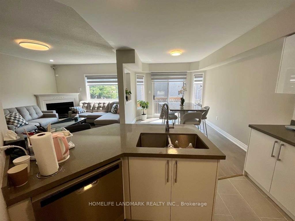 Photo 7 of Unit Upper, 545 Menczel Crescent, Newmarket, Summerhill Estates — HOMEH