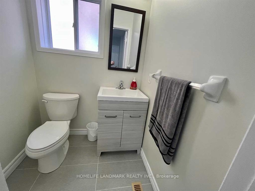Photo 10 of Unit Upper, 545 Menczel Crescent, Newmarket, Summerhill Estates — HOMEH