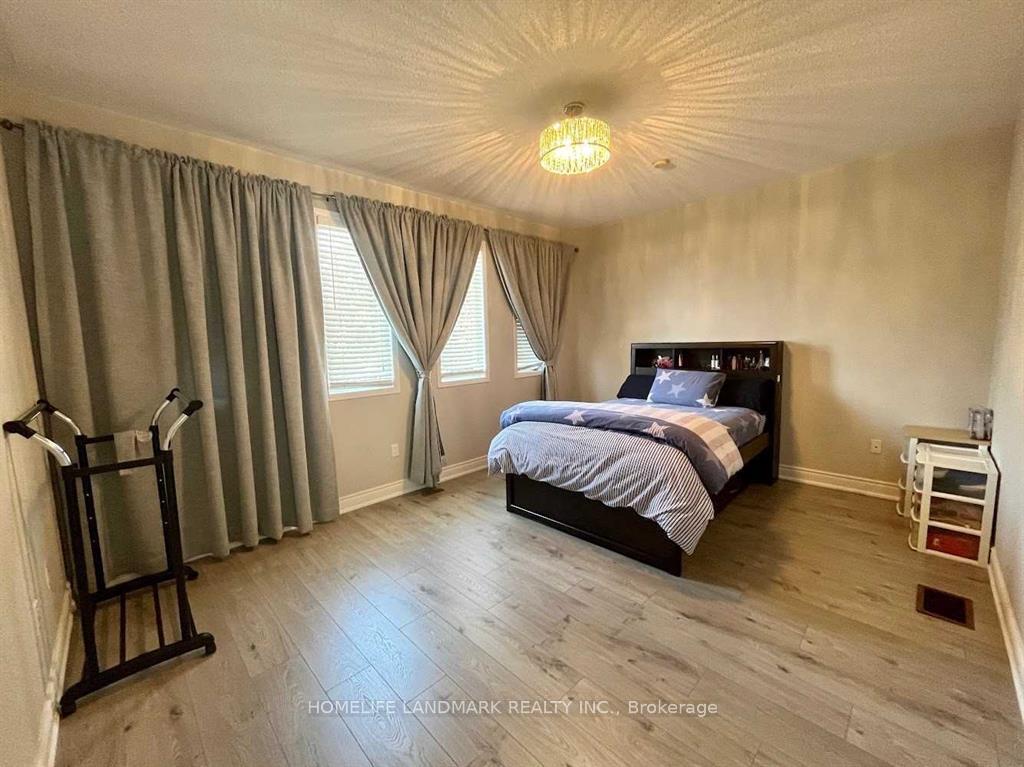Photo 13 of Unit Upper, 545 Menczel Crescent, Newmarket, Summerhill Estates — HOMEH