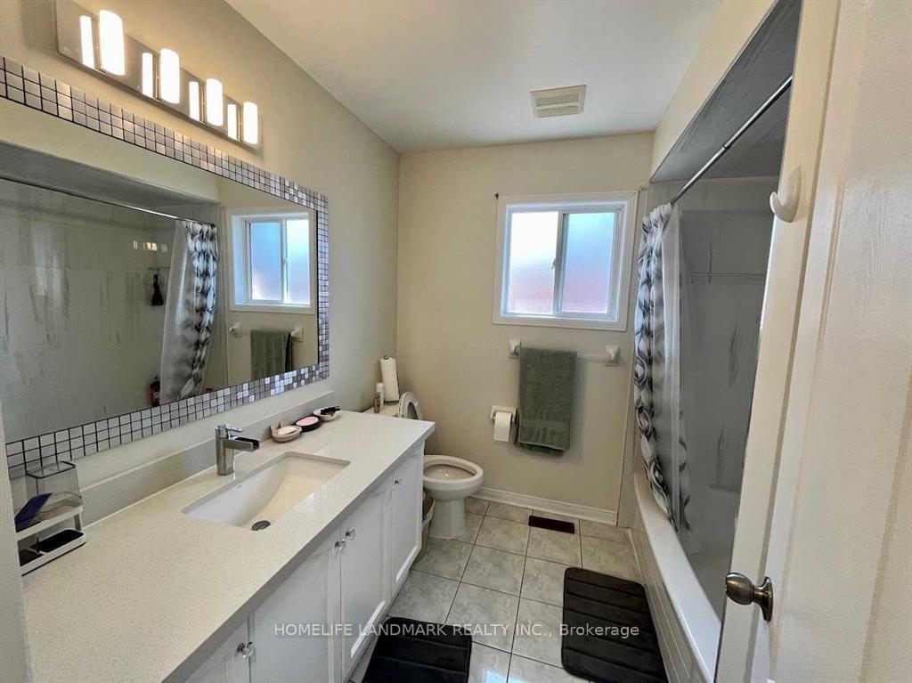 Photo 14 of Unit Upper, 545 Menczel Crescent, Newmarket, Summerhill Estates — HOMEH