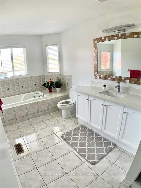 Photo 20 of Unit Upper, 545 Menczel Crescent, Newmarket, Summerhill Estates — HOMEH