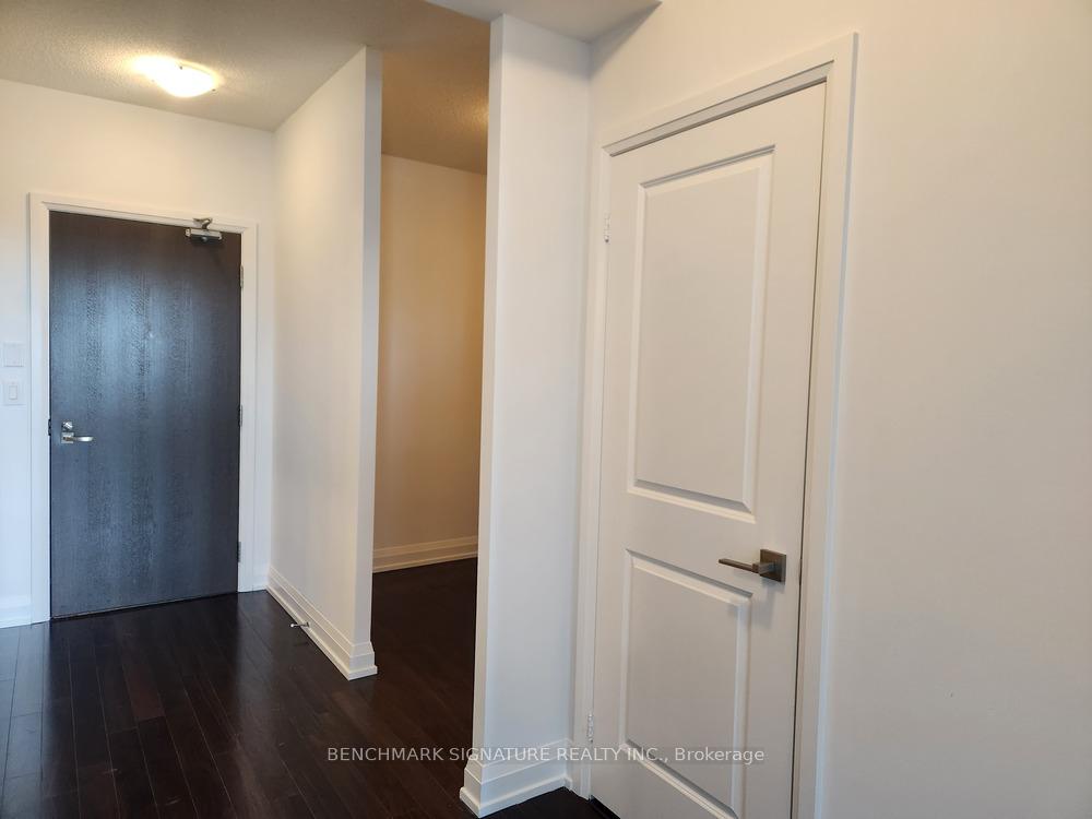 Photo 5 of Unit 518, 7161 Yonge Street, Markham, Thornhill — HOMEH