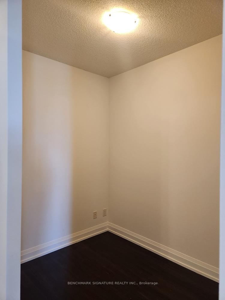 Photo 7 of Unit 518, 7161 Yonge Street, Markham, Thornhill — HOMEH