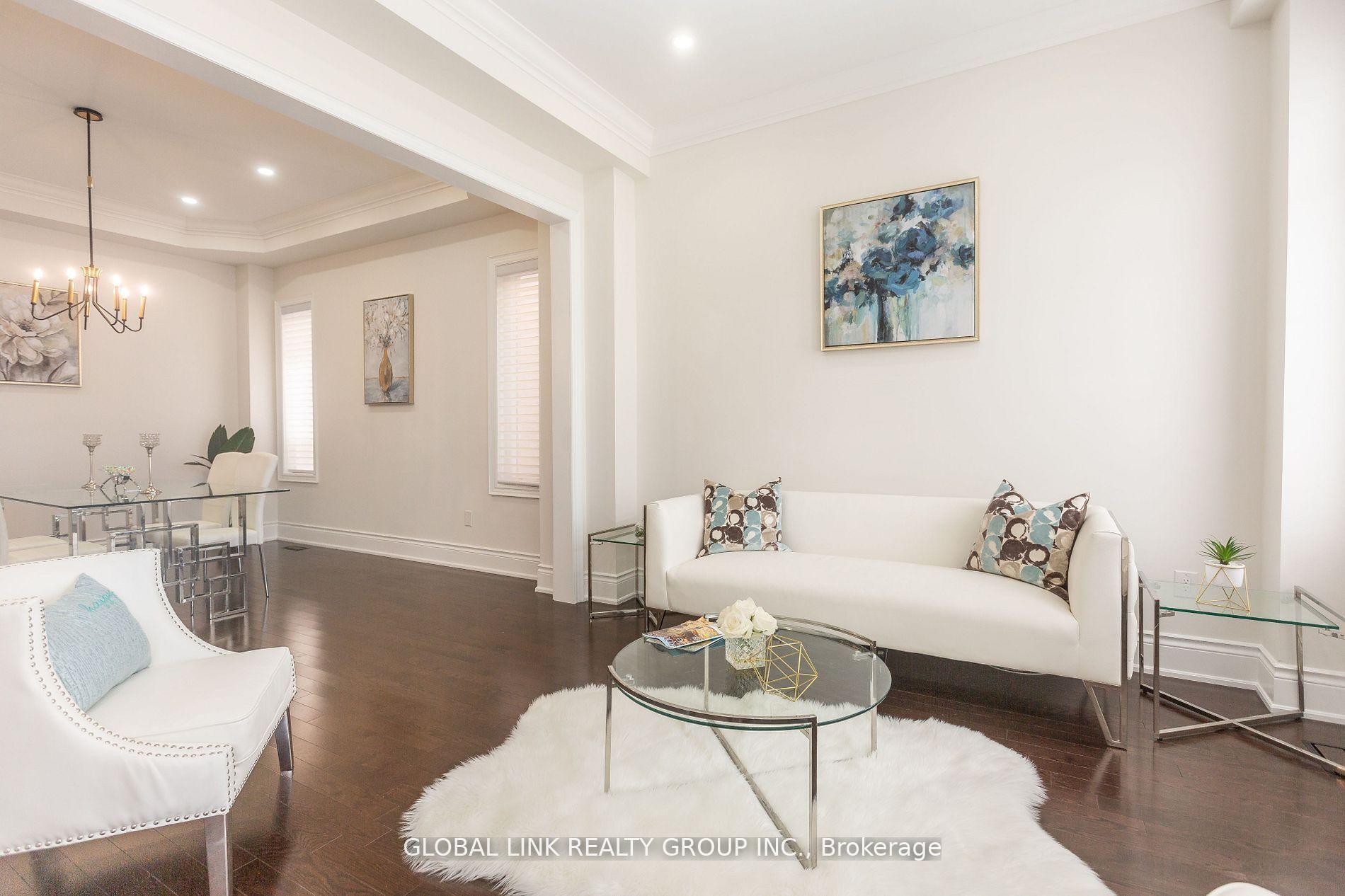 Photo 3 of 44 Golden Hawk Drive, Hamilton, Waterdown — HOMEH