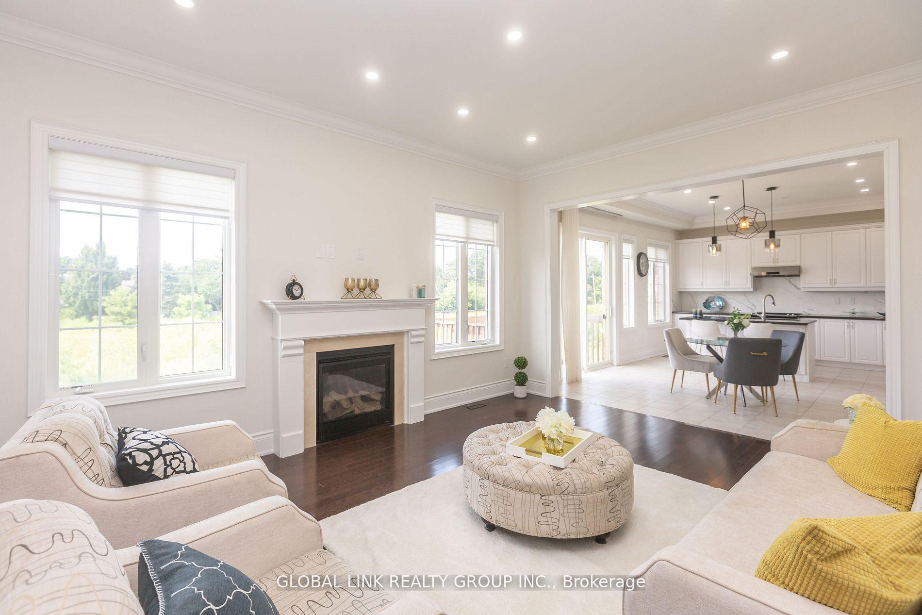 Photo 8 of 44 Golden Hawk Drive, Hamilton, Waterdown — HOMEH