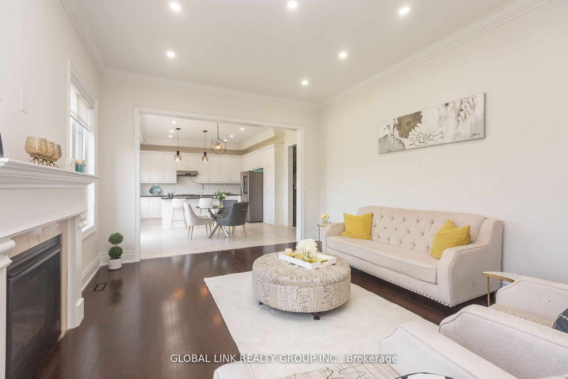 Photo 9 of 44 Golden Hawk Drive, Hamilton, Waterdown — HOMEH