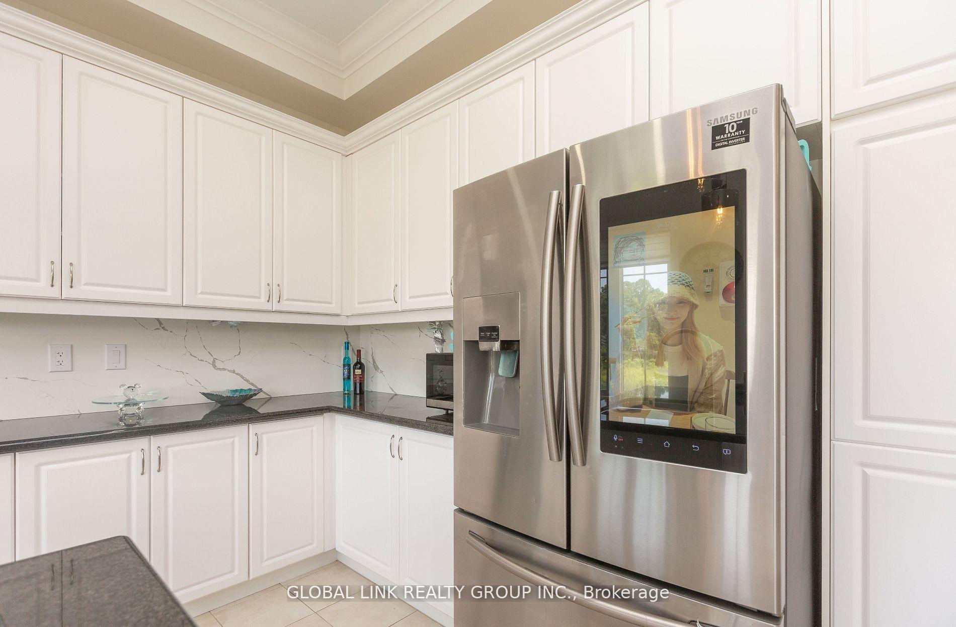 Photo 12 of 44 Golden Hawk Drive, Hamilton, Waterdown — HOMEH