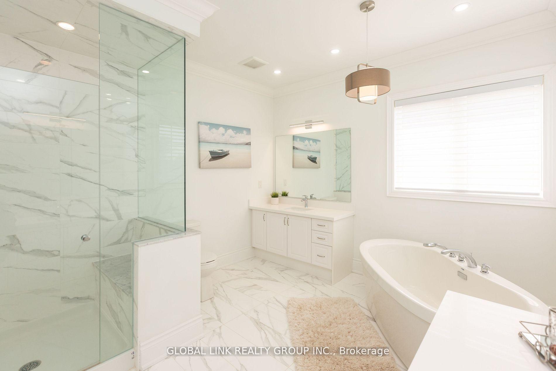 Photo 19 of 44 Golden Hawk Drive, Hamilton, Waterdown — HOMEH