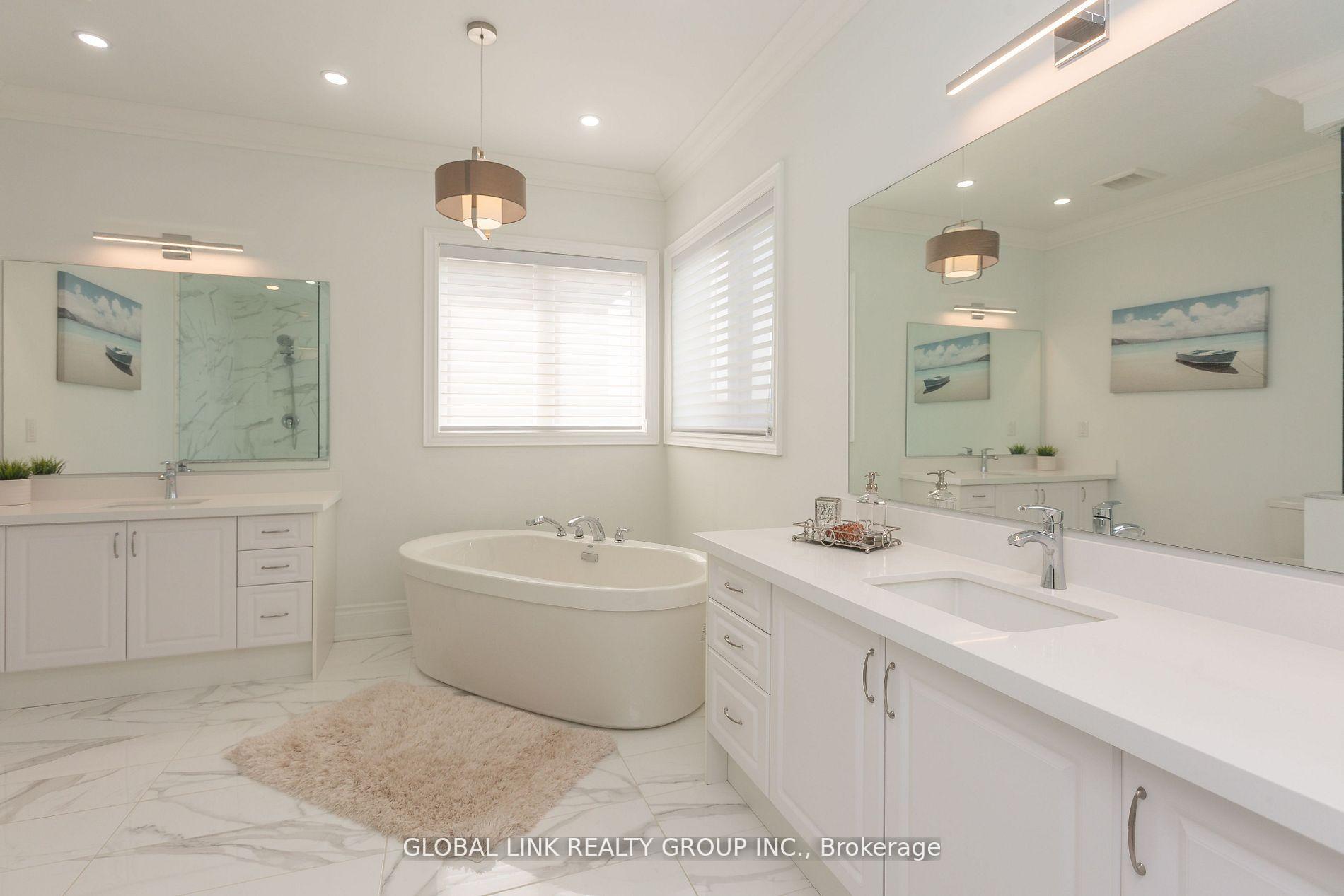 Photo 20 of 44 Golden Hawk Drive, Hamilton, Waterdown — HOMEH