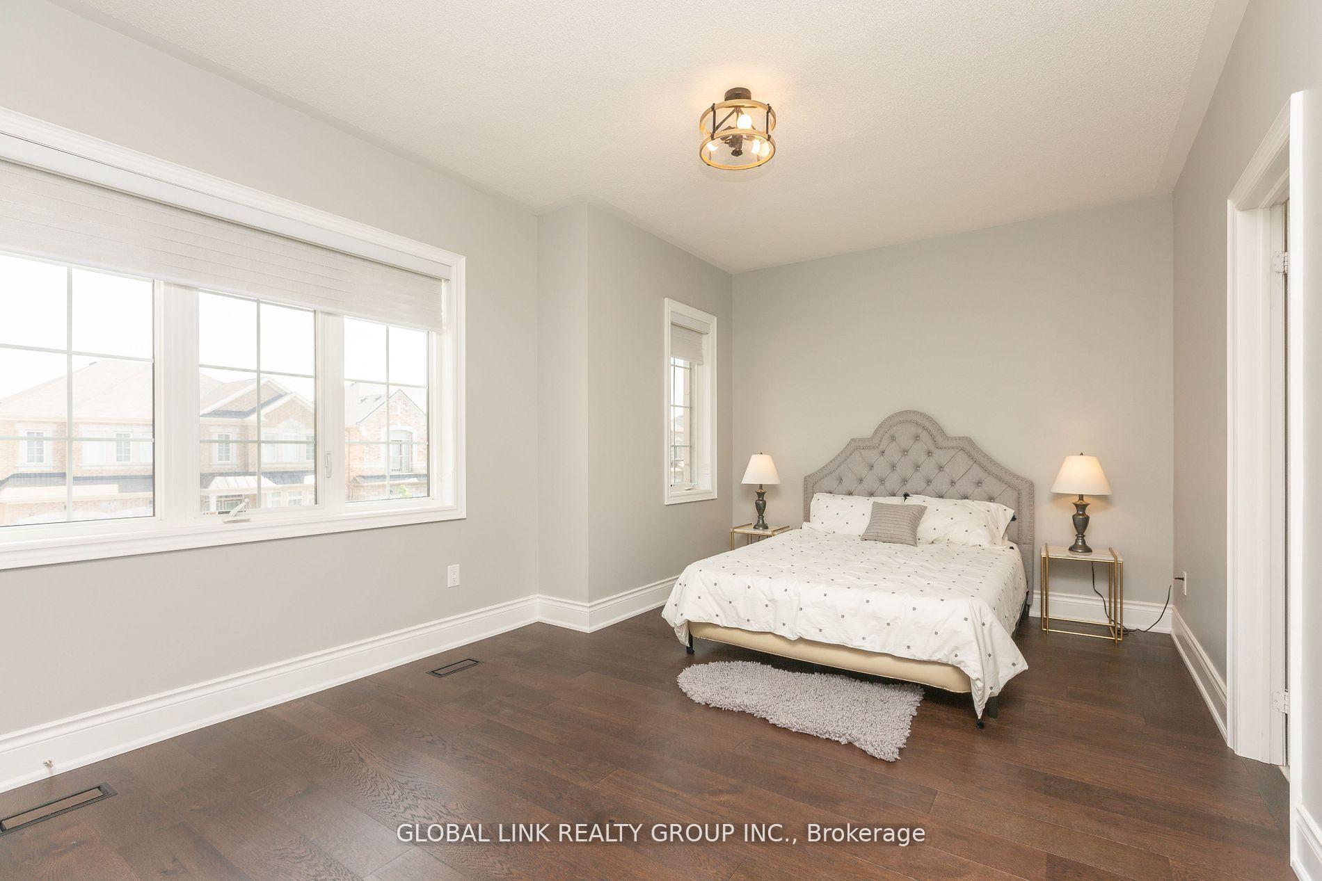 Photo 22 of 44 Golden Hawk Drive, Hamilton, Waterdown — HOMEH