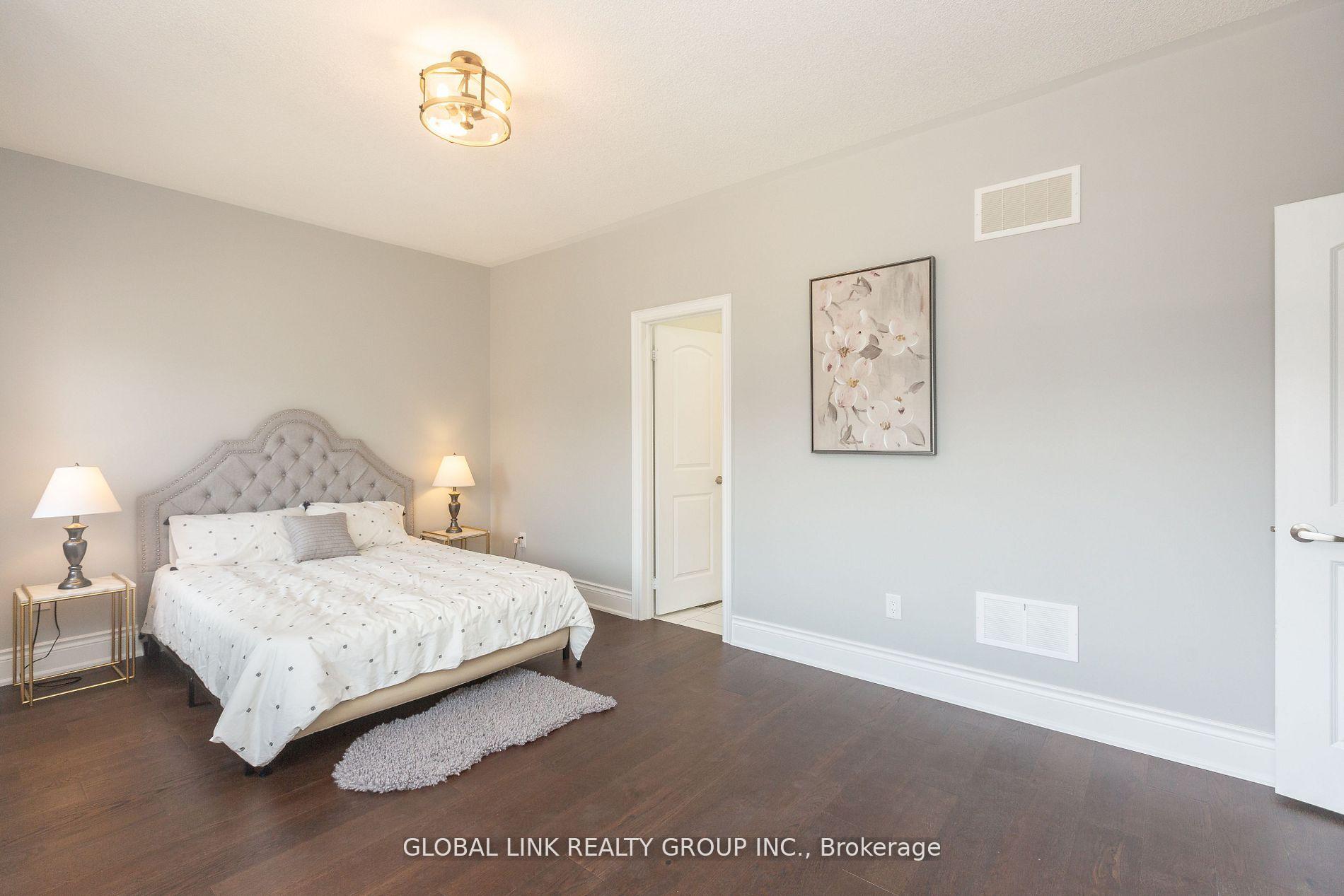 Photo 23 of 44 Golden Hawk Drive, Hamilton, Waterdown — HOMEH