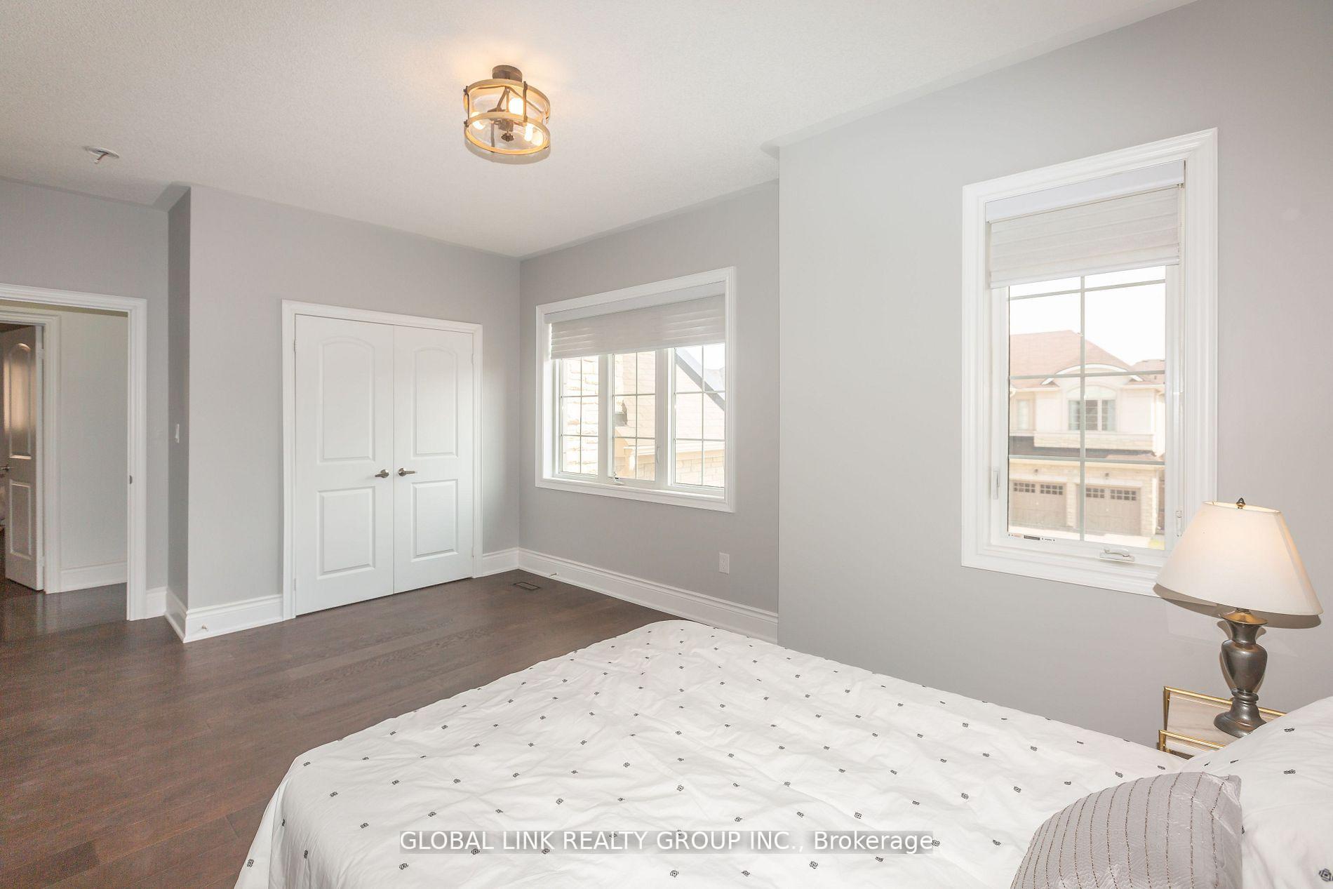 Photo 26 of 44 Golden Hawk Drive, Hamilton, Waterdown — HOMEH