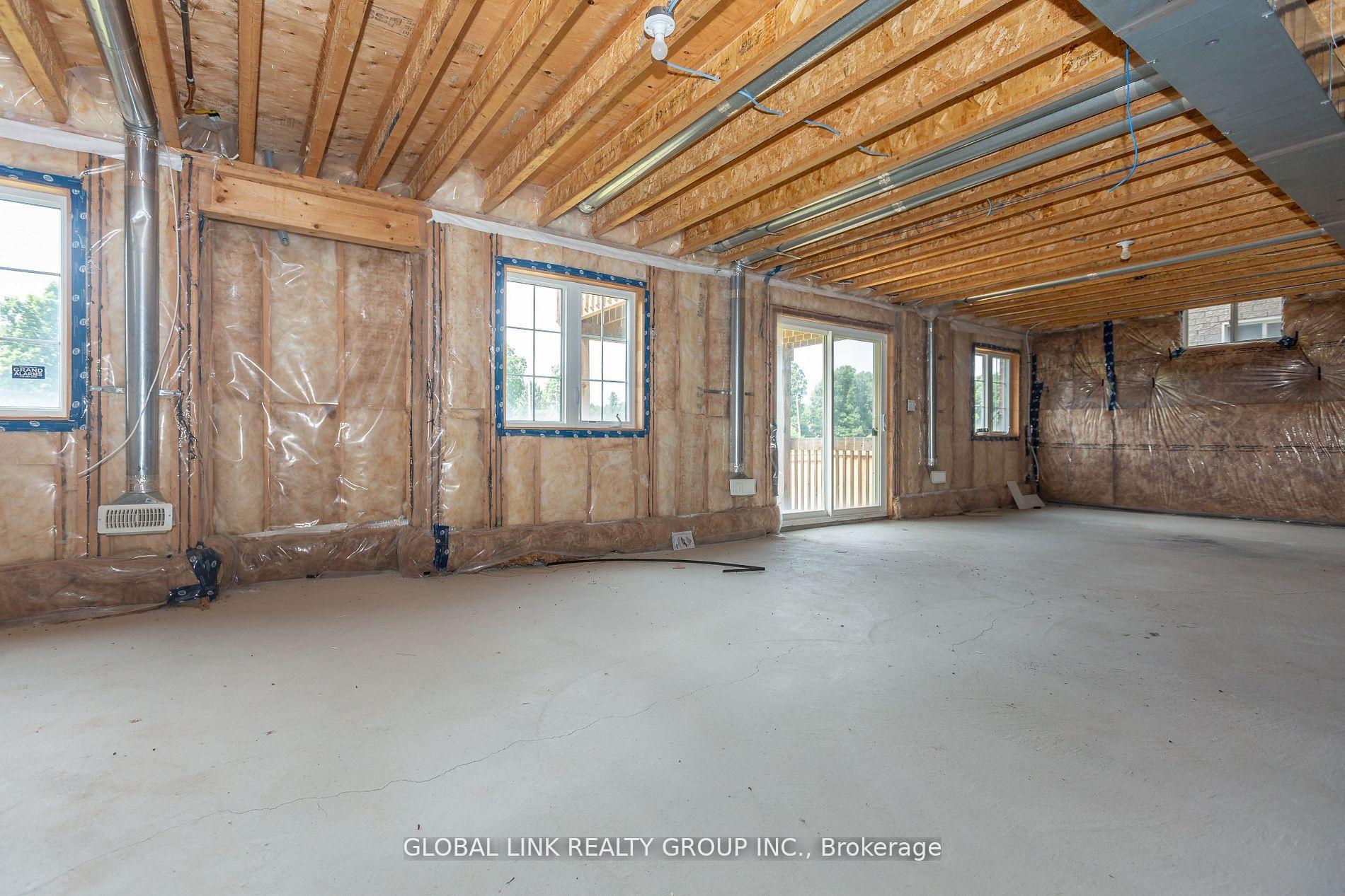 Photo 31 of 44 Golden Hawk Drive, Hamilton, Waterdown — HOMEH
