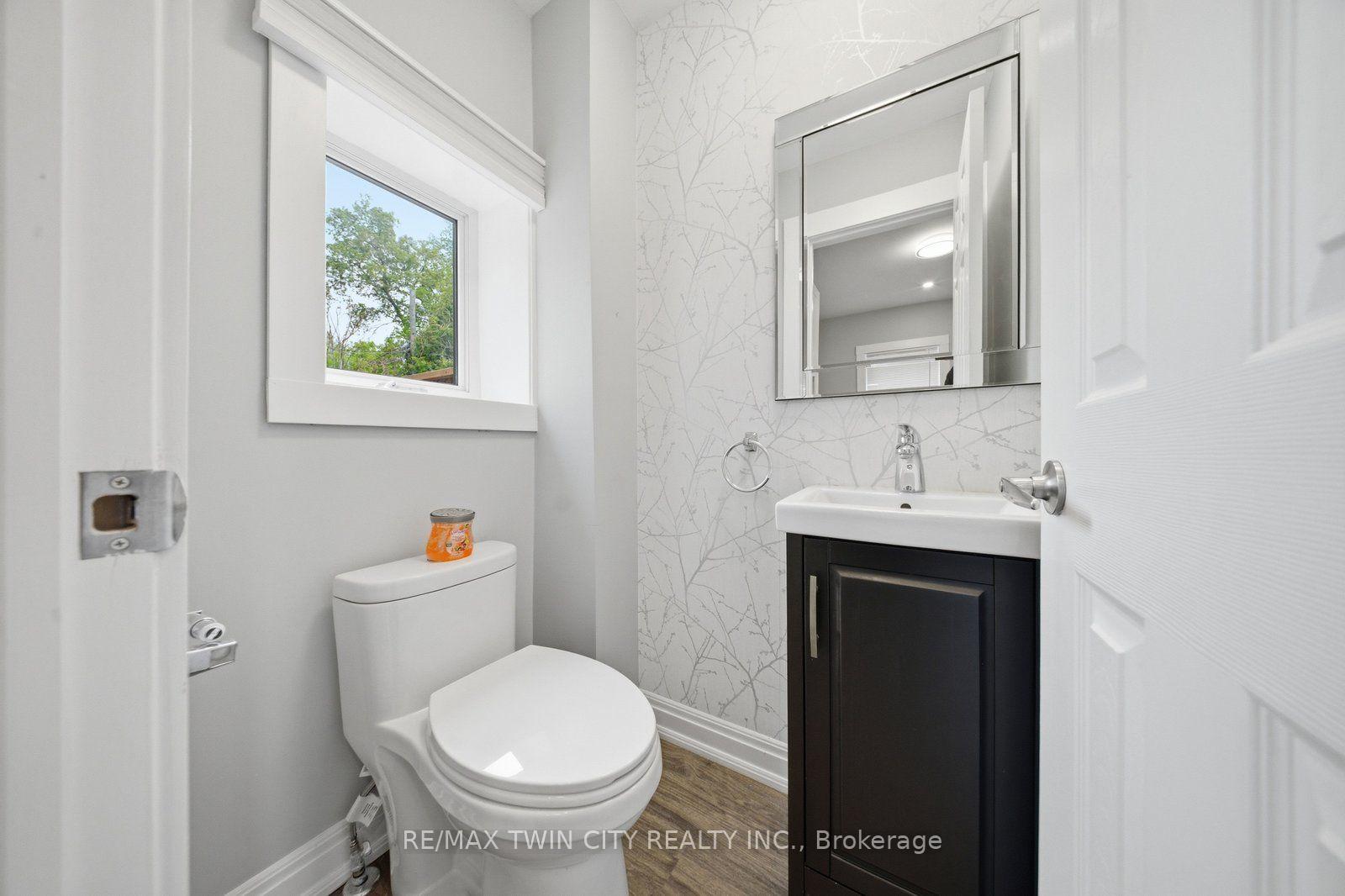 Photo 15 of 76 Grey Street, Brantford, Downtown Core — HOMEH