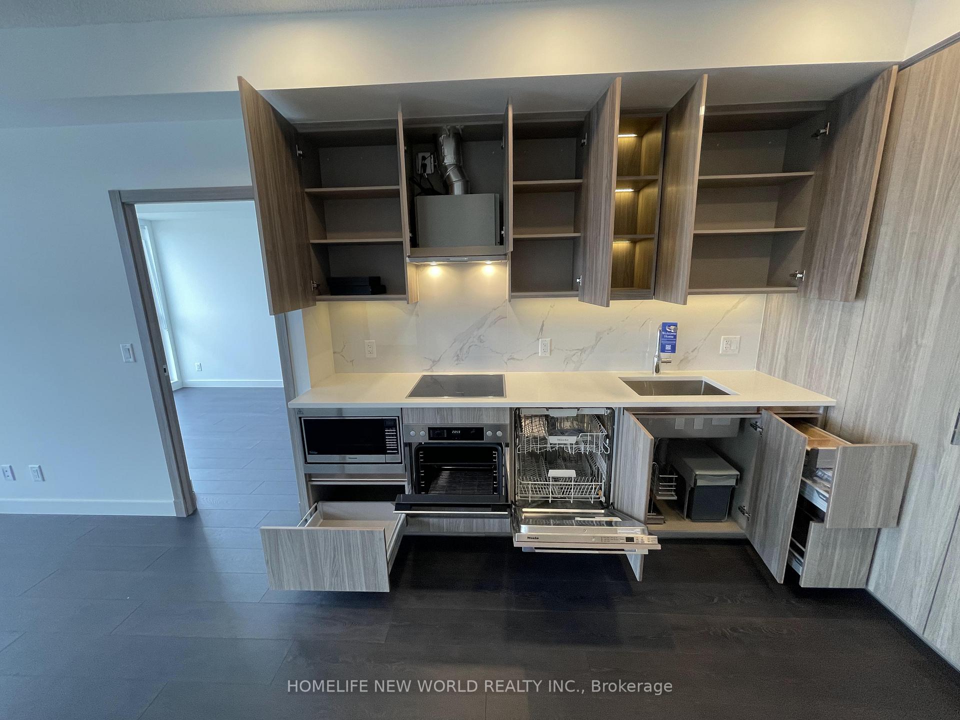 Photo 4 of Unit 3001, 27 Mcmahon Drive, North York, Bayview Village — HOMEH