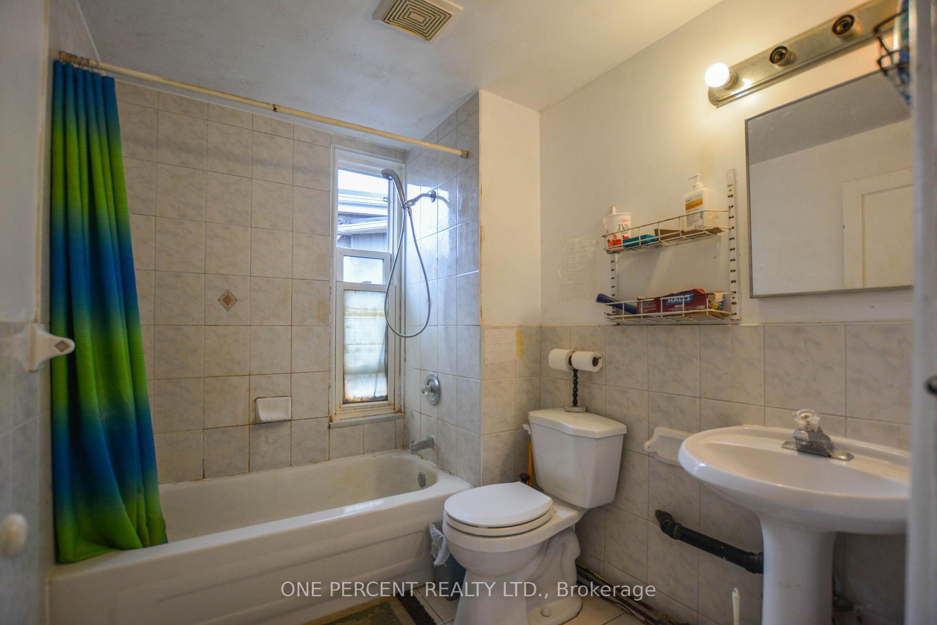 Photo 10 of 81 Baldwin Street, Toronto, Kensington-Chinatown — HOMEH