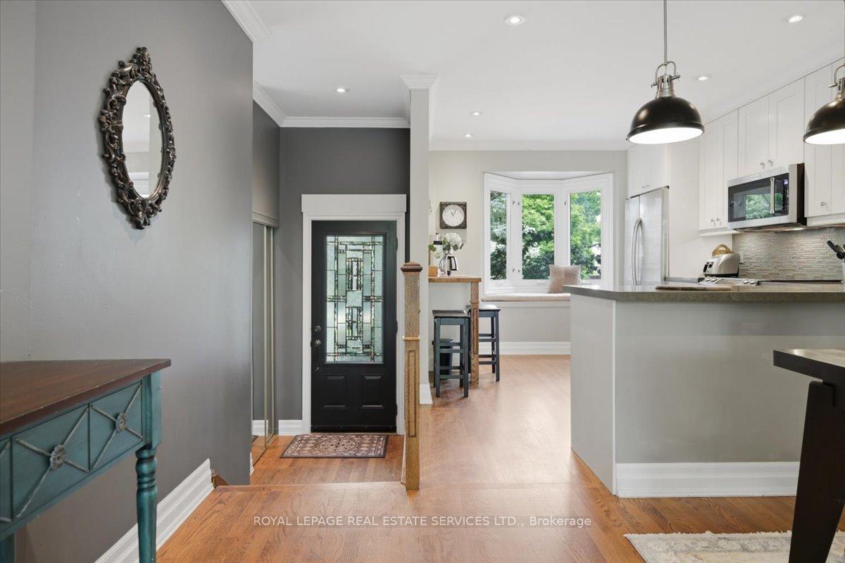 Photo 9 of 14 Normandy Place, Oakville, Central — HOMEH
