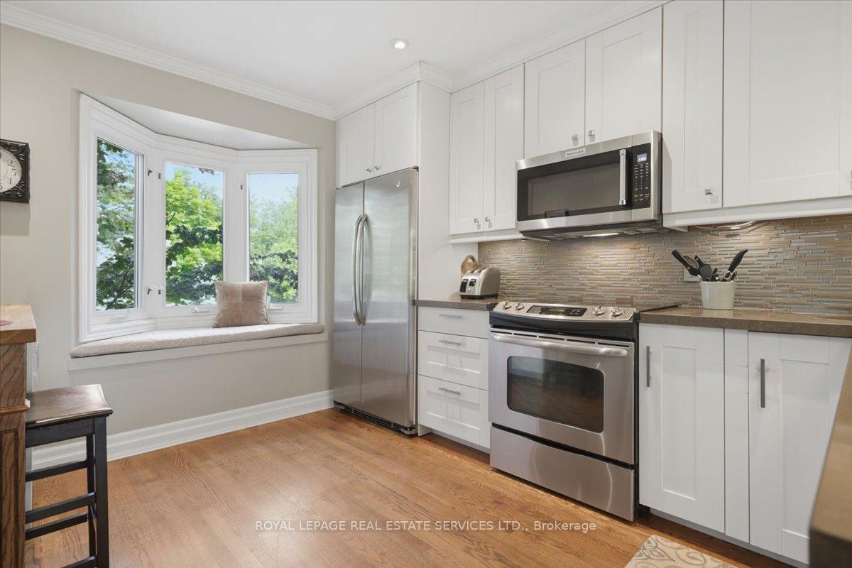 Photo 11 of 14 Normandy Place, Oakville, Central — HOMEH
