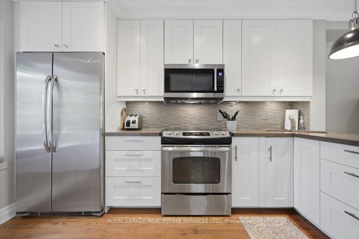 Photo 12 of 14 Normandy Place, Oakville, Central — HOMEH
