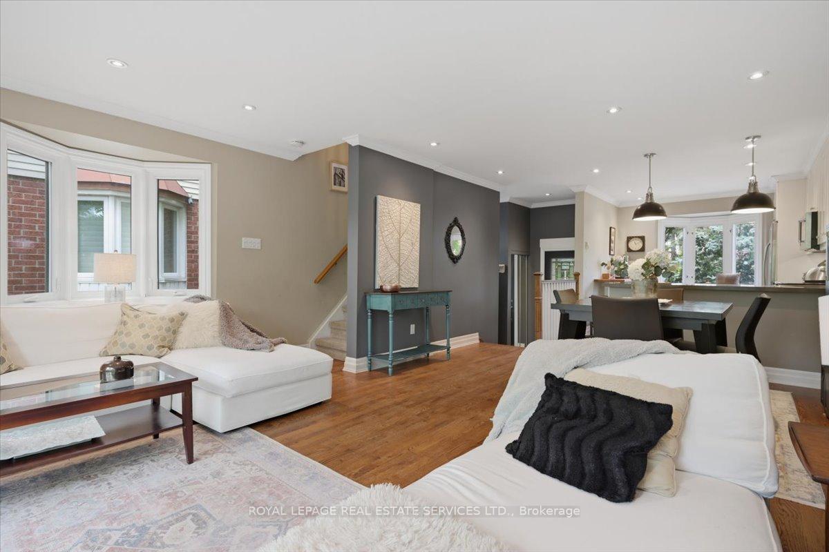 Photo 21 of 14 Normandy Place, Oakville, Central — HOMEH