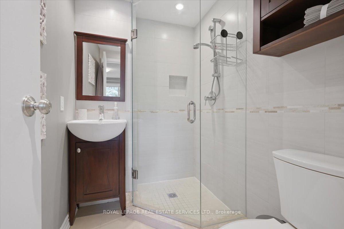 Photo 30 of 14 Normandy Place, Oakville, Central — HOMEH