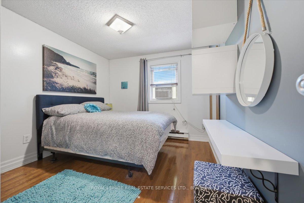 Photo 32 of 14 Normandy Place, Oakville, Central — HOMEH