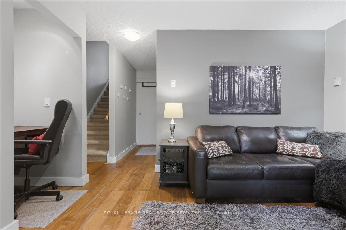 Photo 36 of 14 Normandy Place, Oakville, Central — HOMEH
