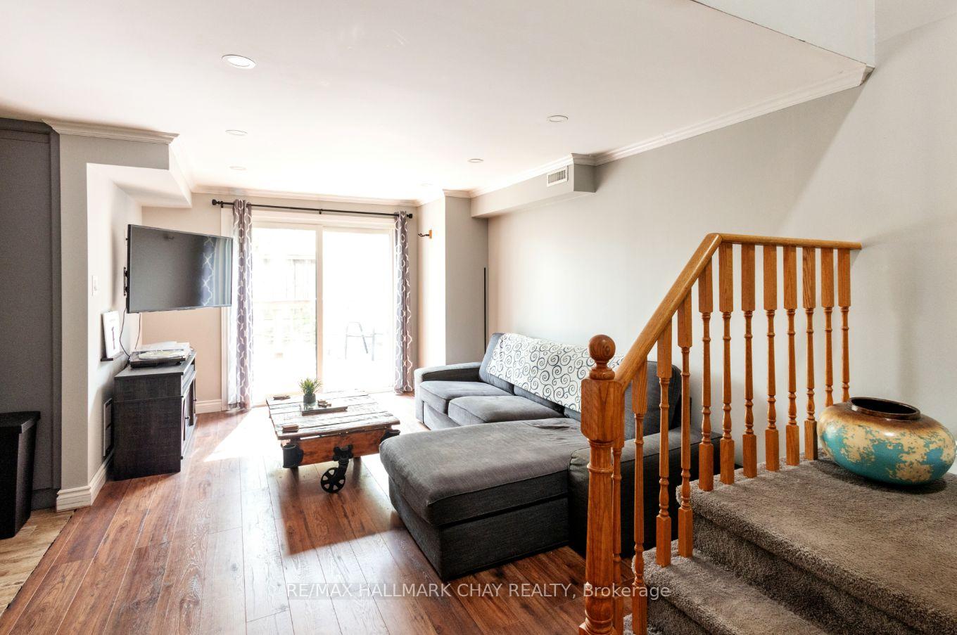 Photo 5 of 11 Quail Crescent, Barrie, Ardagh — HOMEH