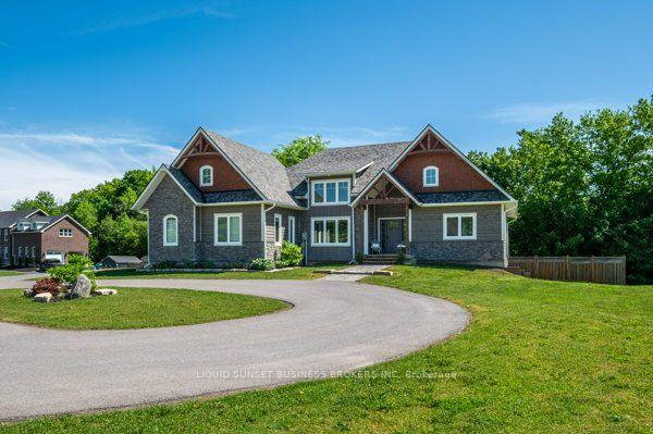 Photo 2 of 1004 Applewood Lane, Frontenac, Frontenac South — HOMEH