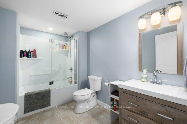 Photo 34 of 1004 Applewood Lane, Frontenac, Frontenac South — HOMEH