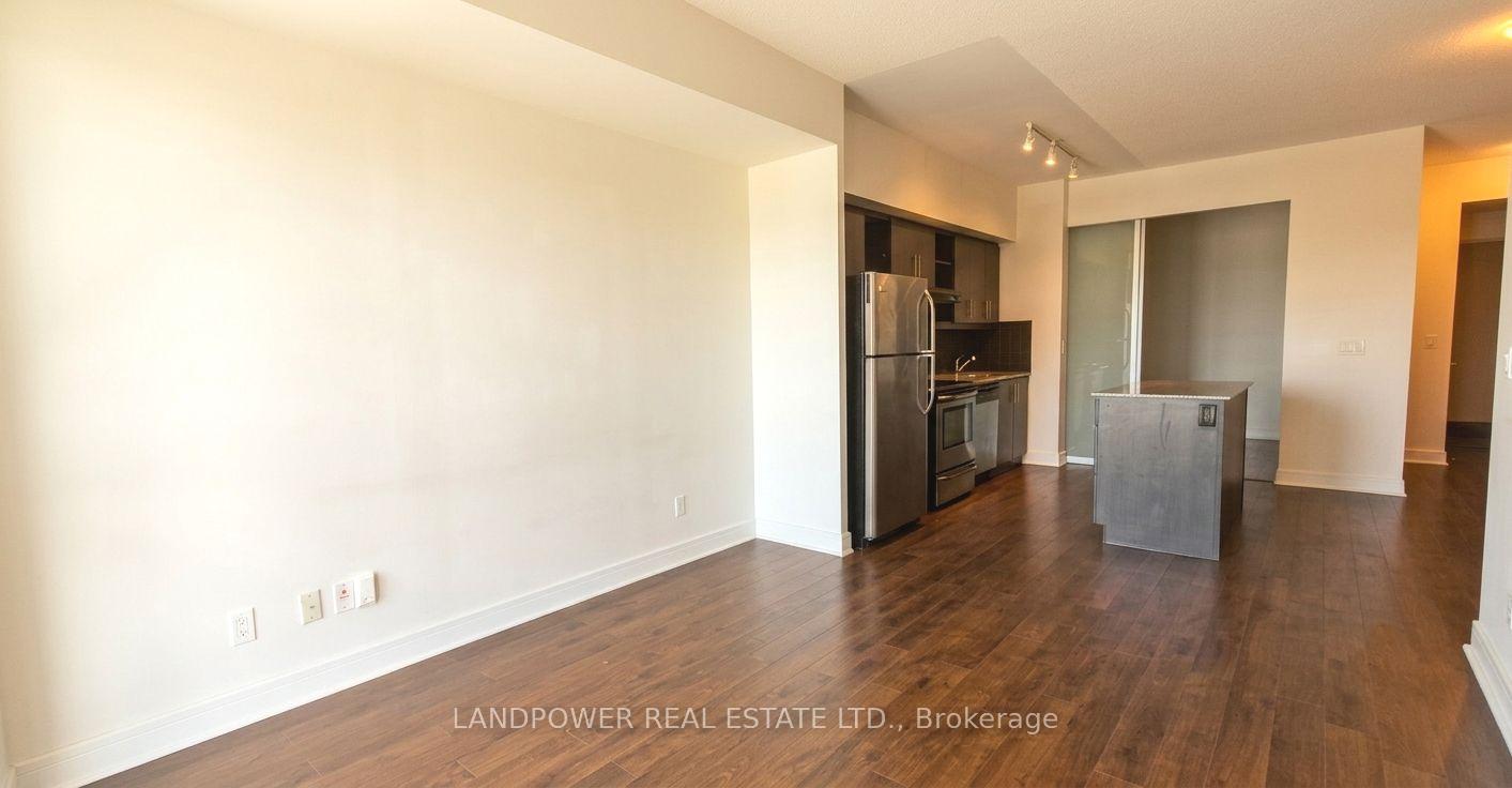 Photo 7 of Unit 916, 35 Brian Peck Crescent, Toronto, Thorncliffe Park — HOMEH
