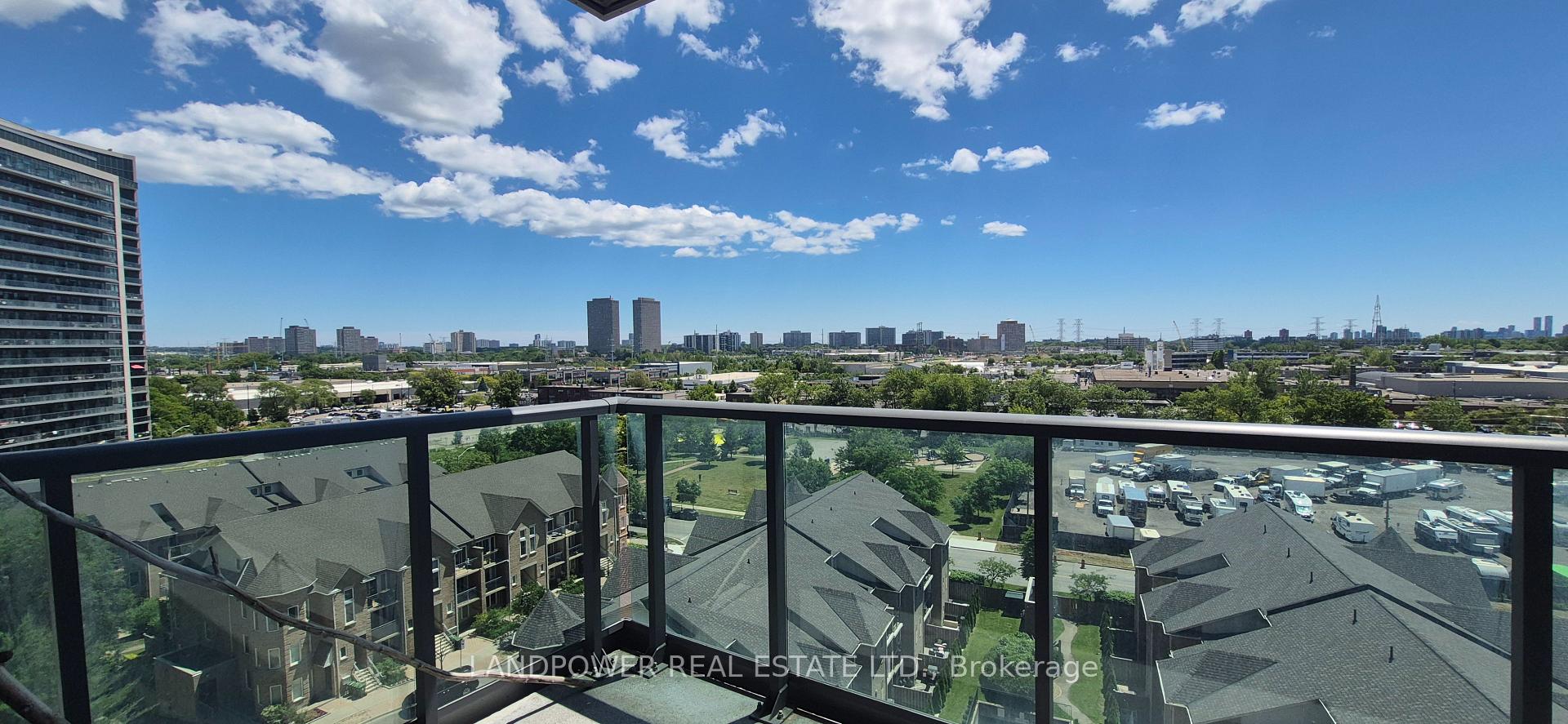 Photo 15 of Unit 916, 35 Brian Peck Crescent, Toronto, Thorncliffe Park — HOMEH