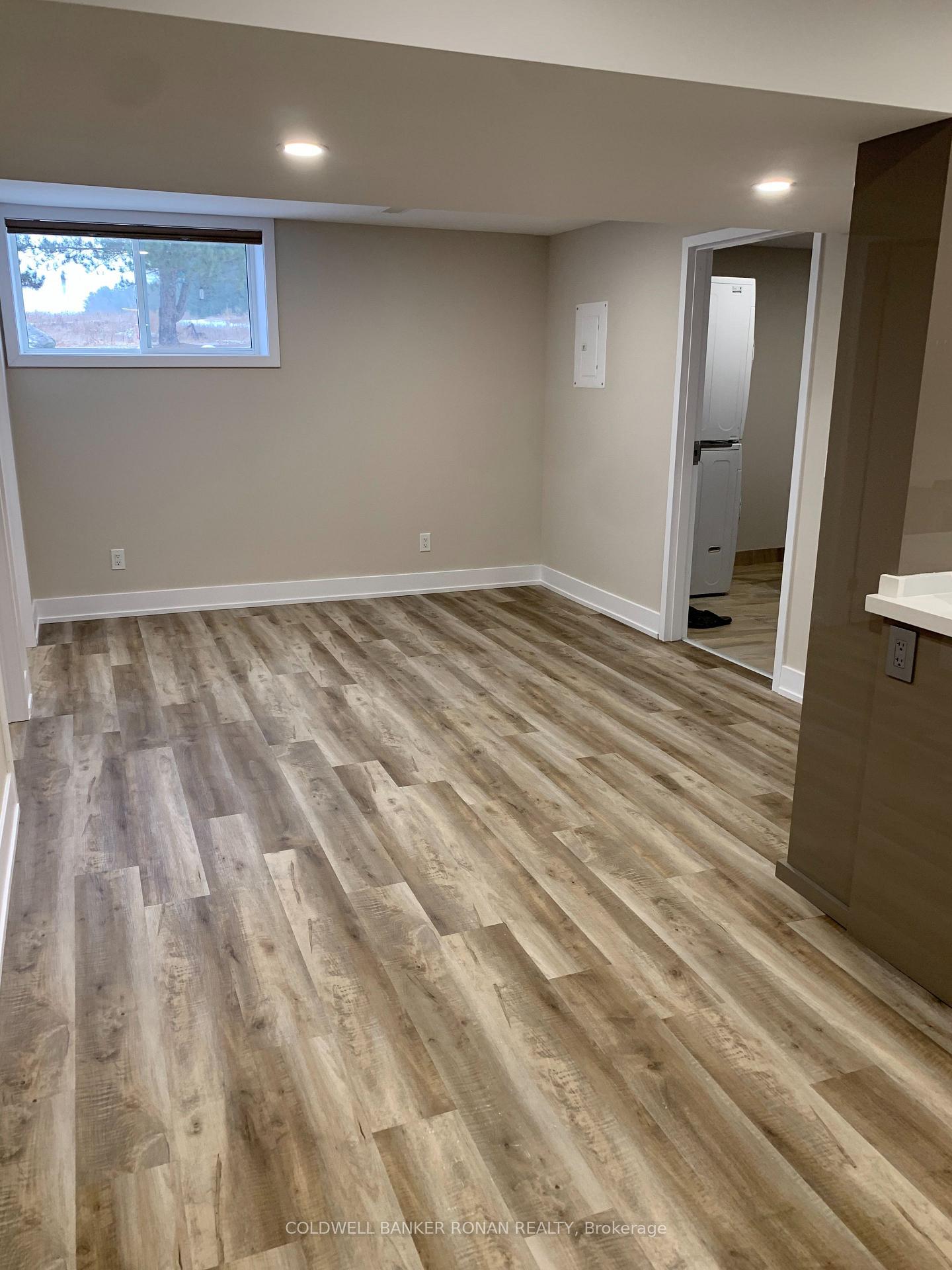Photo 4 of Unit Unit B, 5555 8th Line, Essa, Rural Essa — HOMEH