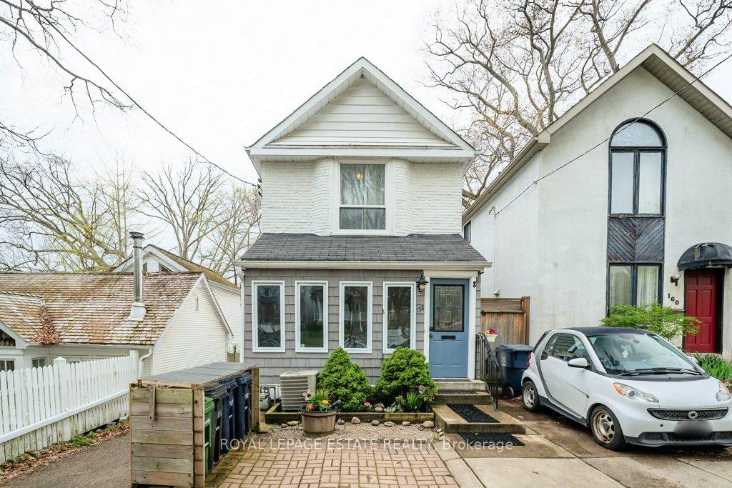 Photo 3 of 158 Waverley Road, Toronto, The Beaches — HOMEH