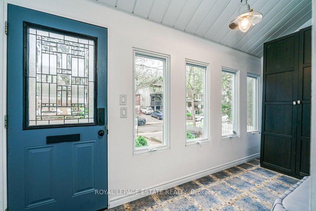 Photo 4 of 158 Waverley Road, Toronto, The Beaches — HOMEH